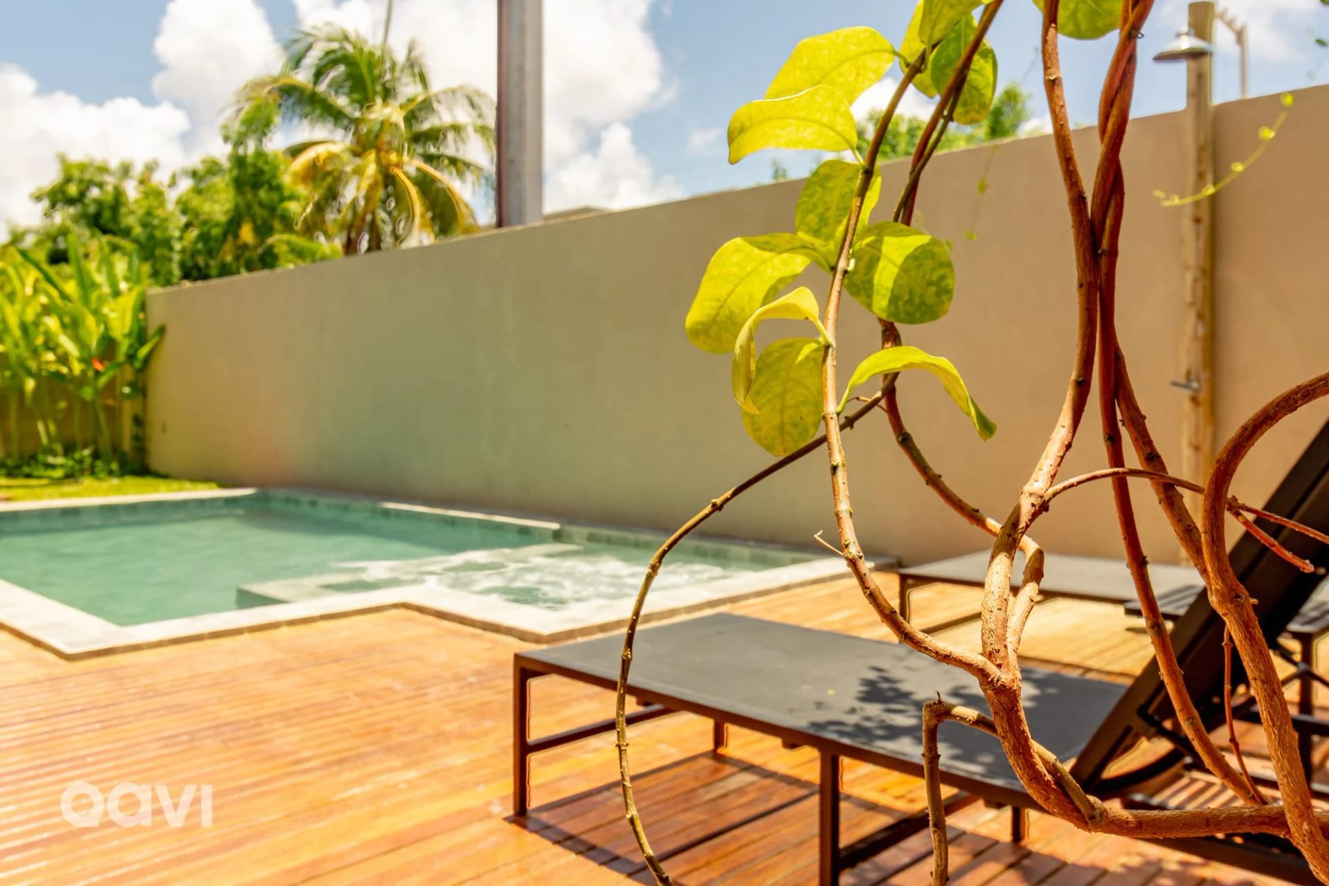 Swimming pool — Casa com Piscina em Condomínio Beira Mar by Qavi
