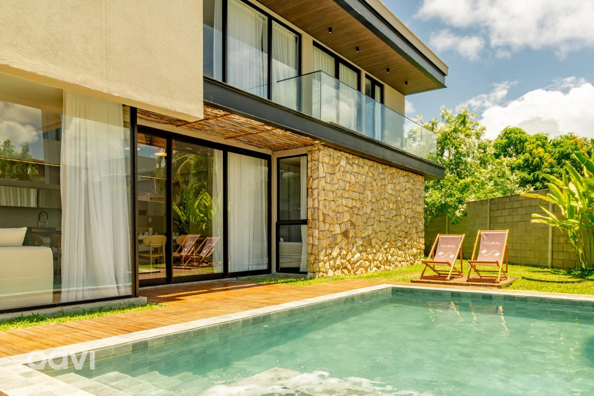 Swimming pool — Casa com Piscina em Condomínio Beira Mar by Qavi