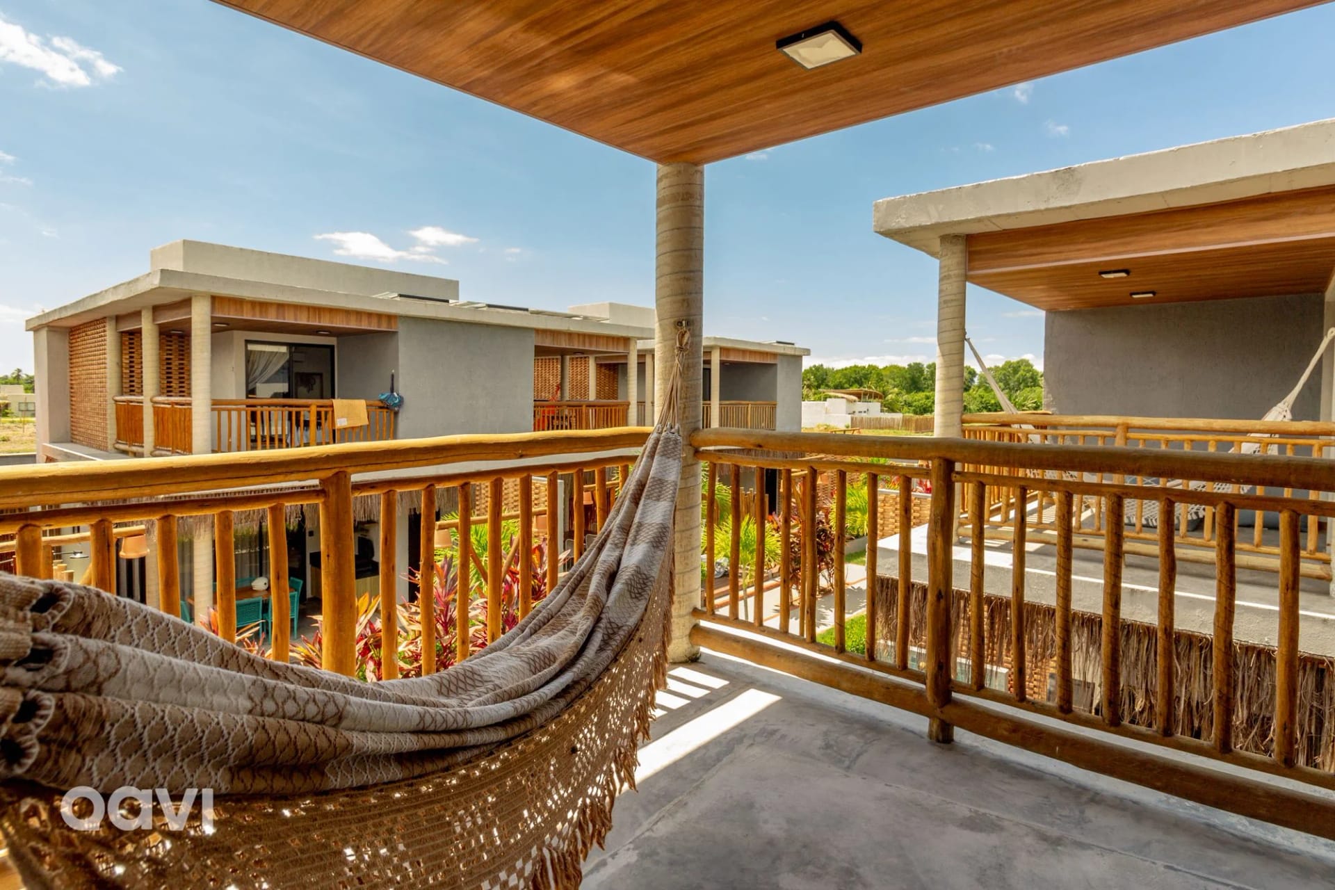 Fachada / Terraza — Casa em condomínio Sapê 15 by Qavi