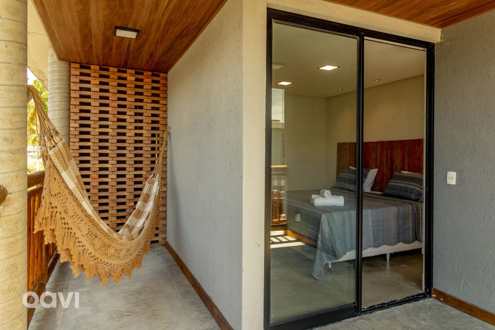 Fachada / Terraza — Casa em condomínio Sapê 15 by Qavi