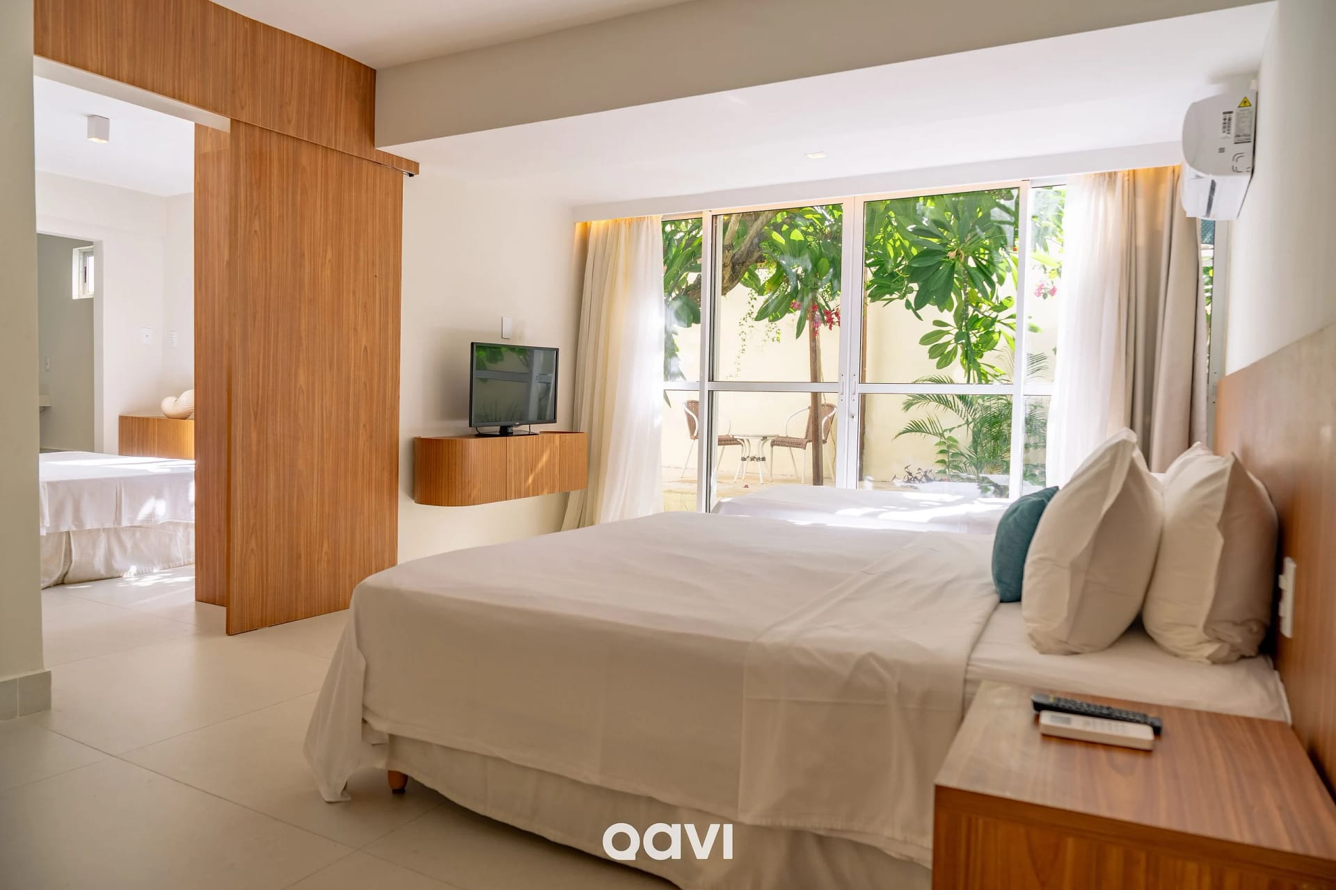 Dormitorio — Apartamento 2 Suítes com Jardim #VipPraiaHotel