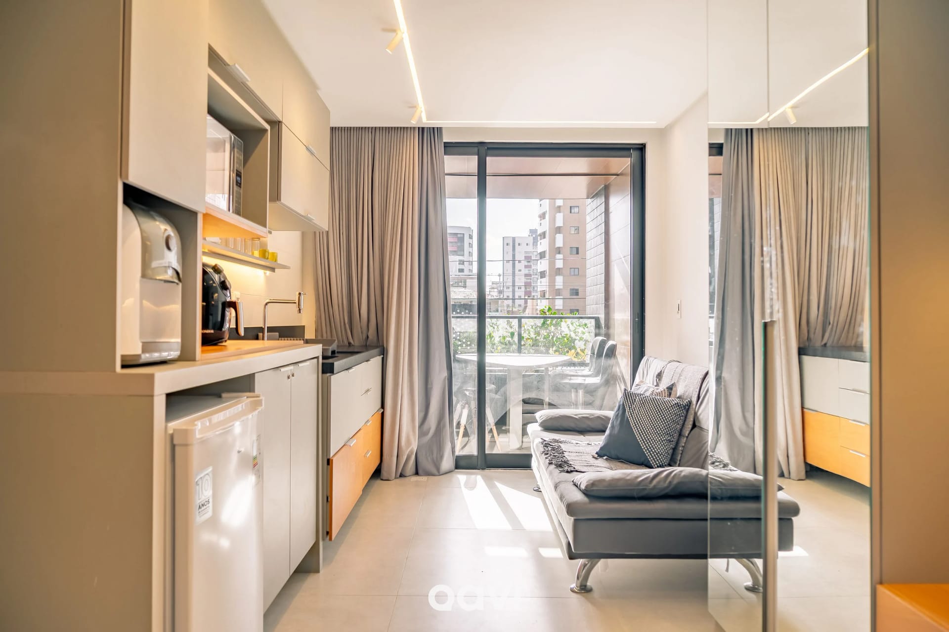 Sala de Estar — Departamento Frente al Mar en Intermares Sun Smart 102 - QAVI