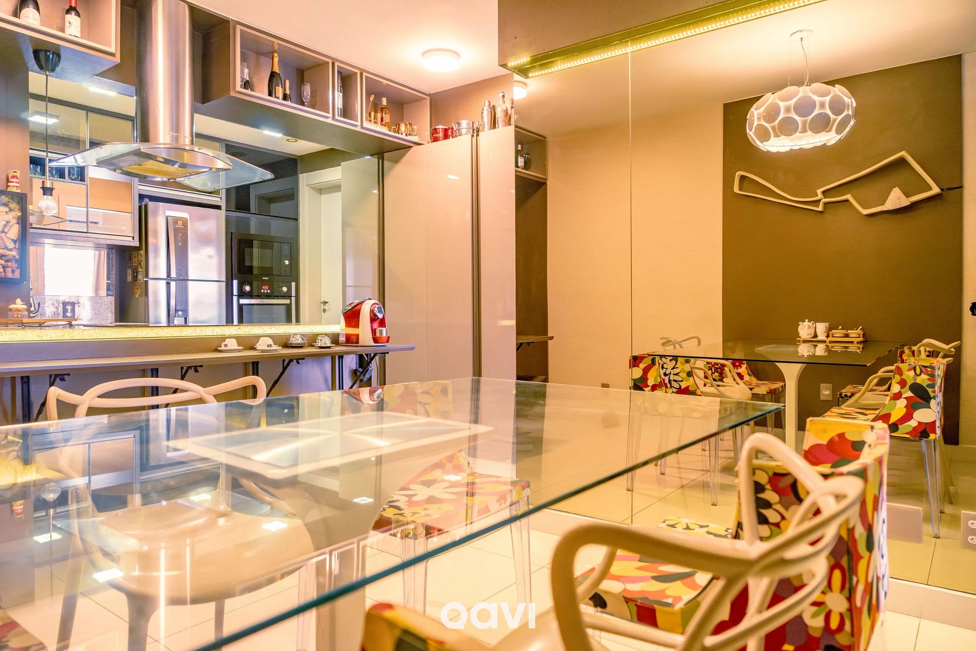 Comedor — In Mare Bali Flat Bahamas by Qavi