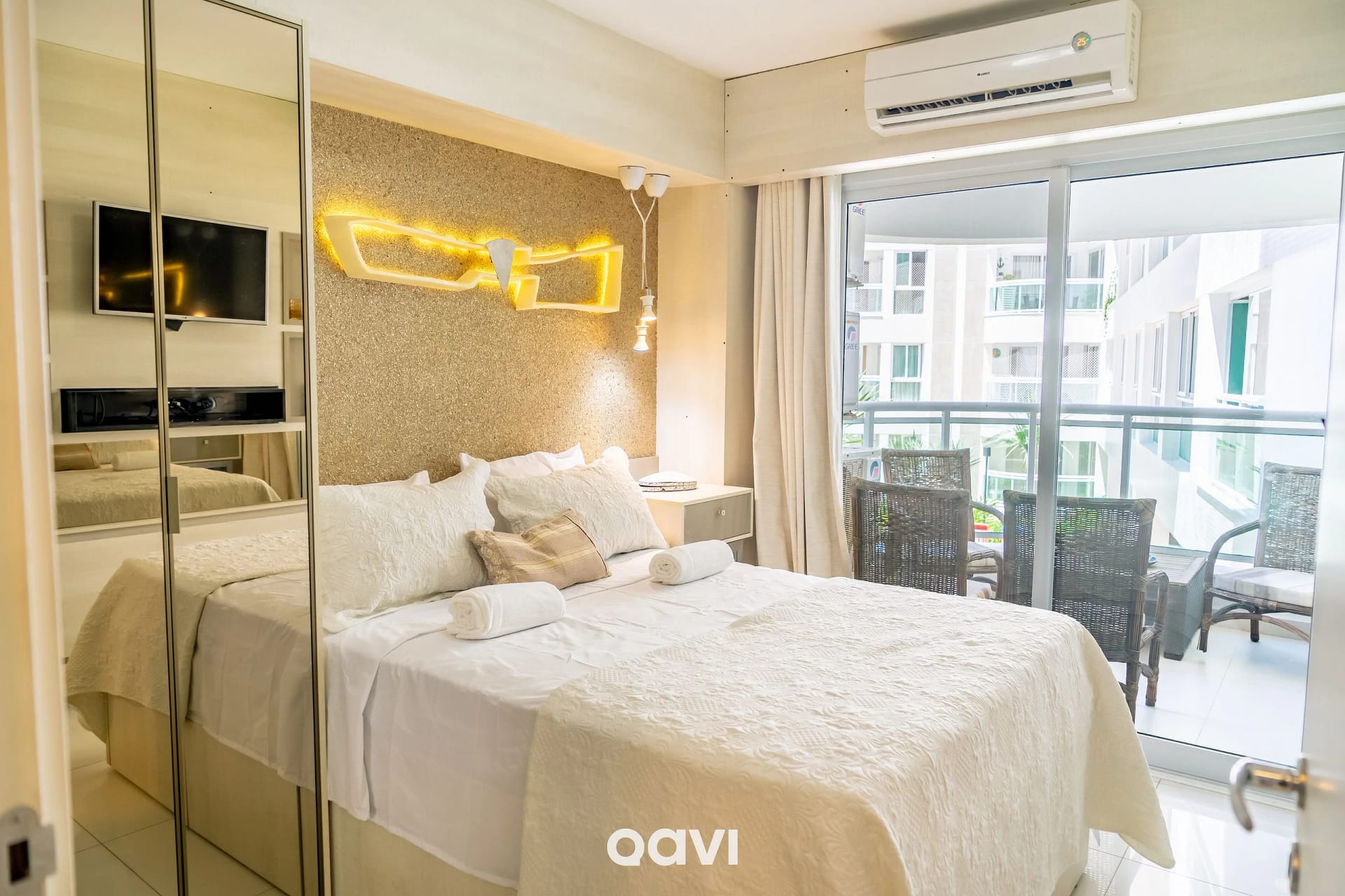 Dormitorio — In Mare Bali Flat Bahamas by Qavi