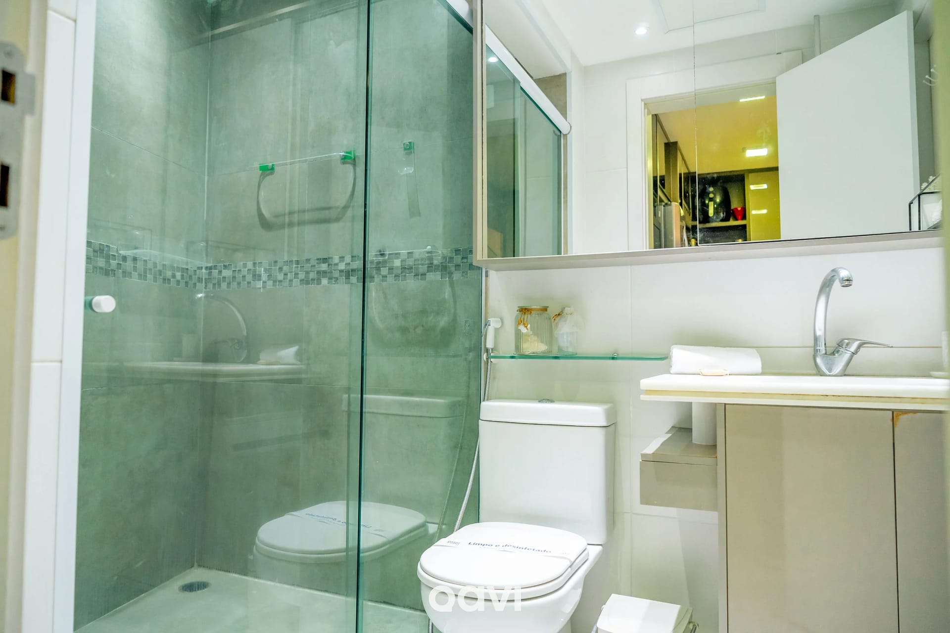 Baño — In Mare Bali Flat Bahamas by Qavi