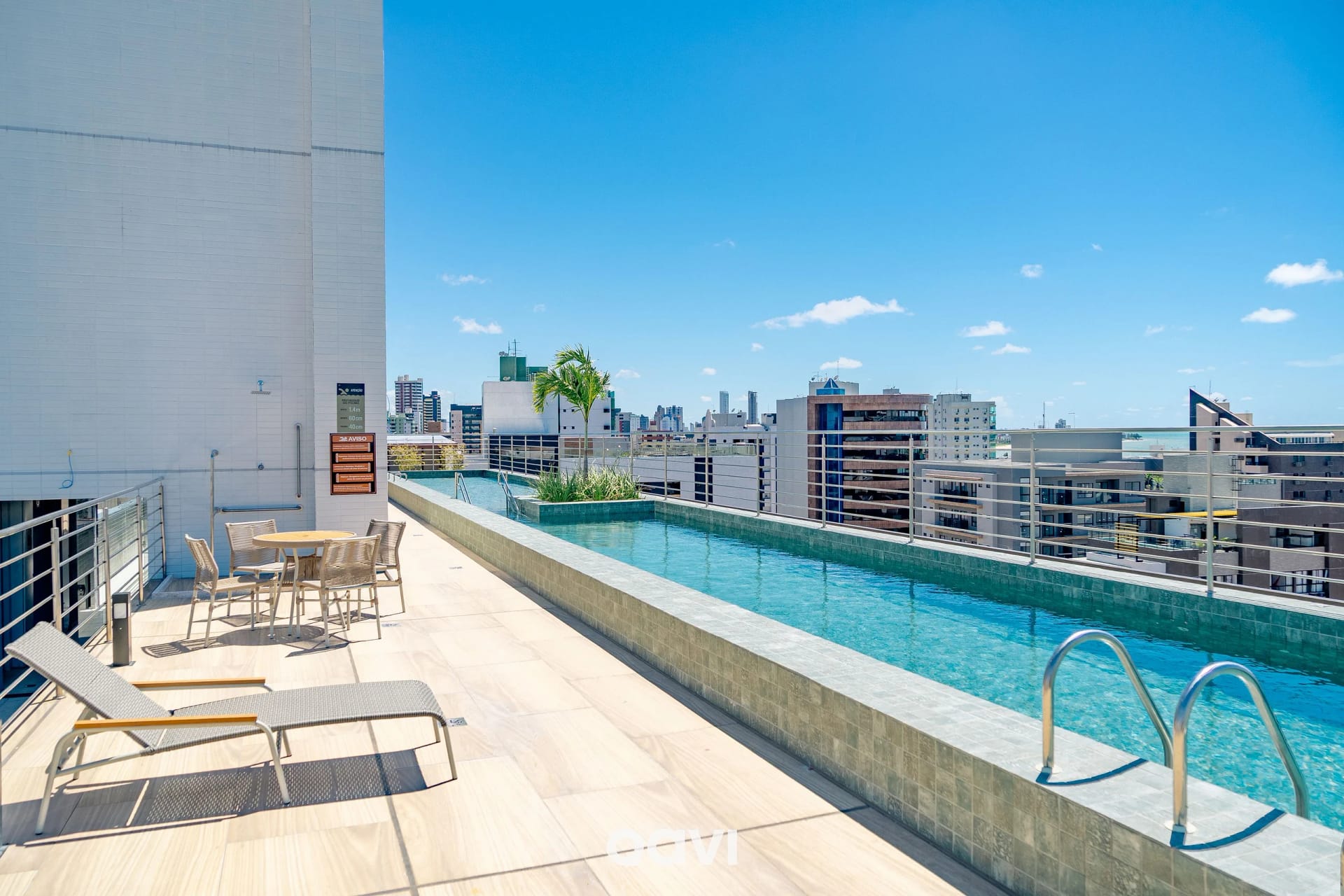 Swimming pool — Apartamento mood em Manaíra by Qavi