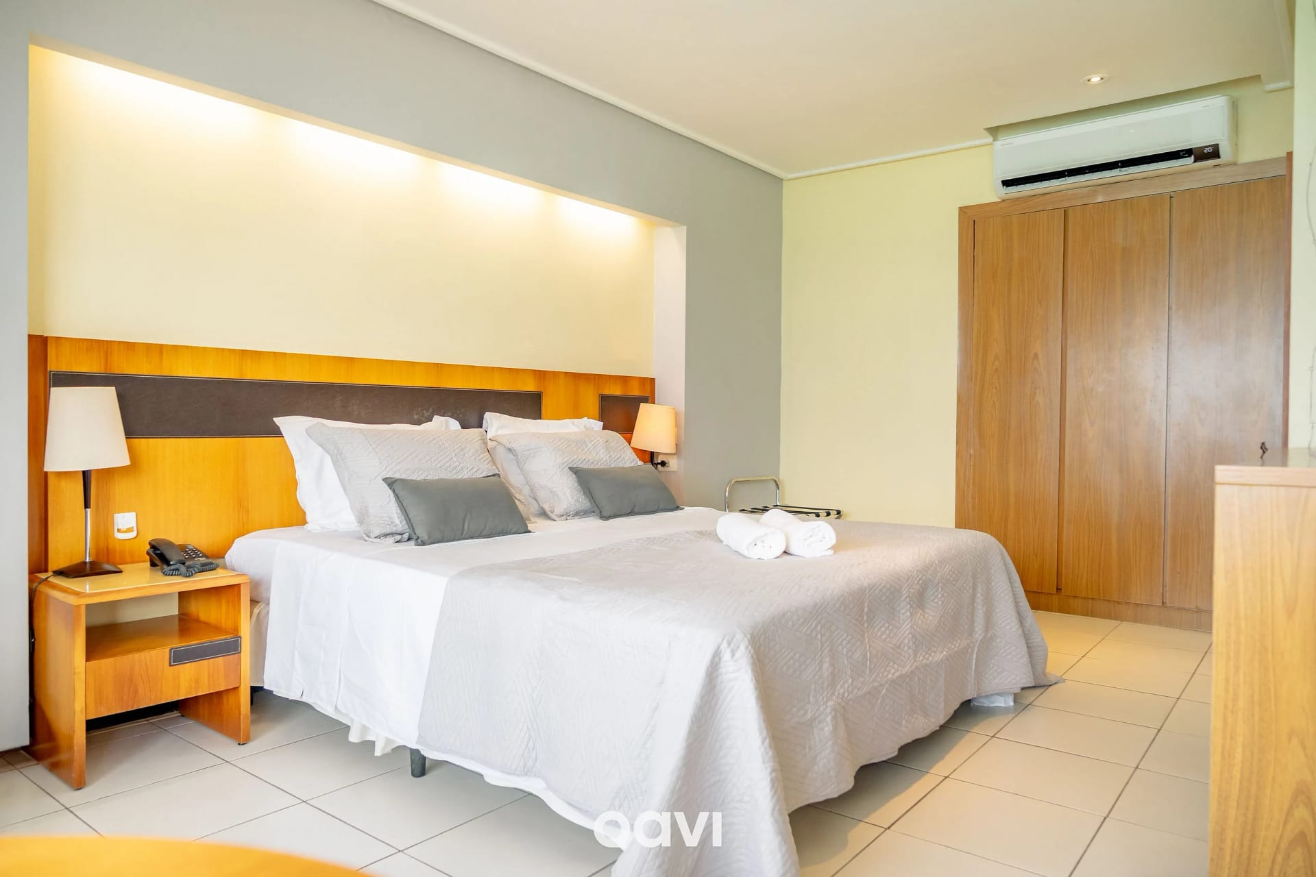 Dormitorio — Flat vista mar em Petrópolis by Qavi