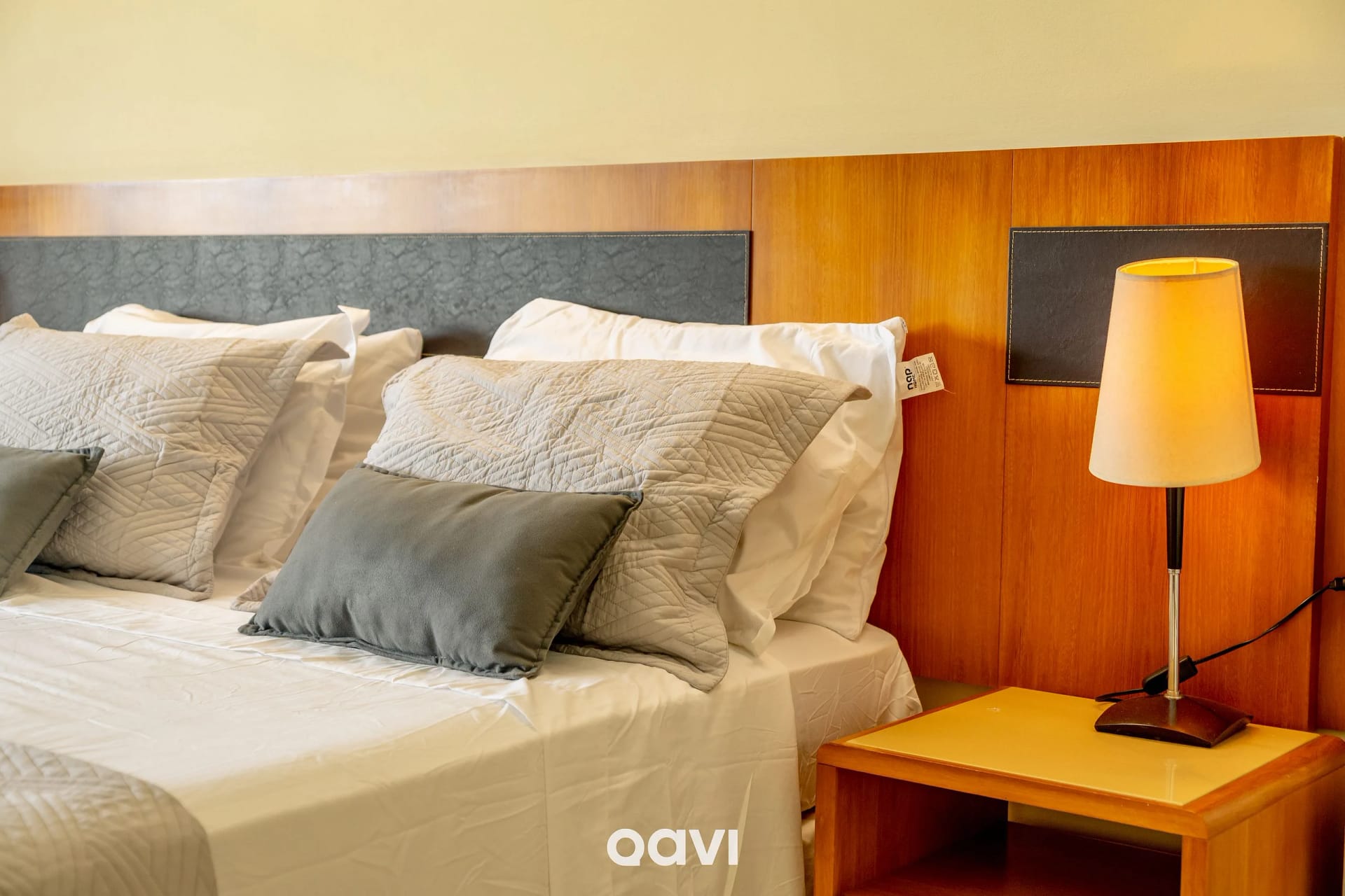 Dormitorio — Flat vista mar em Petrópolis by Qavi