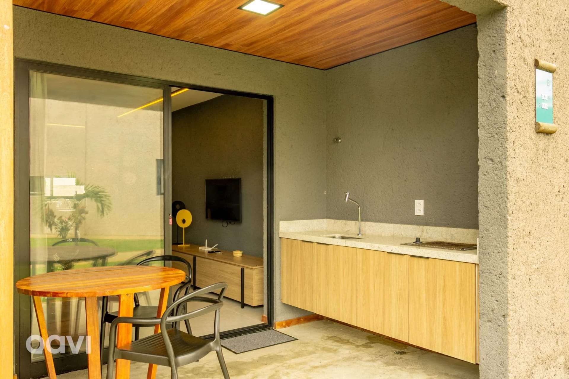Fachada / Terraza — Villas Manatee Milagres B 001 by QAVI
