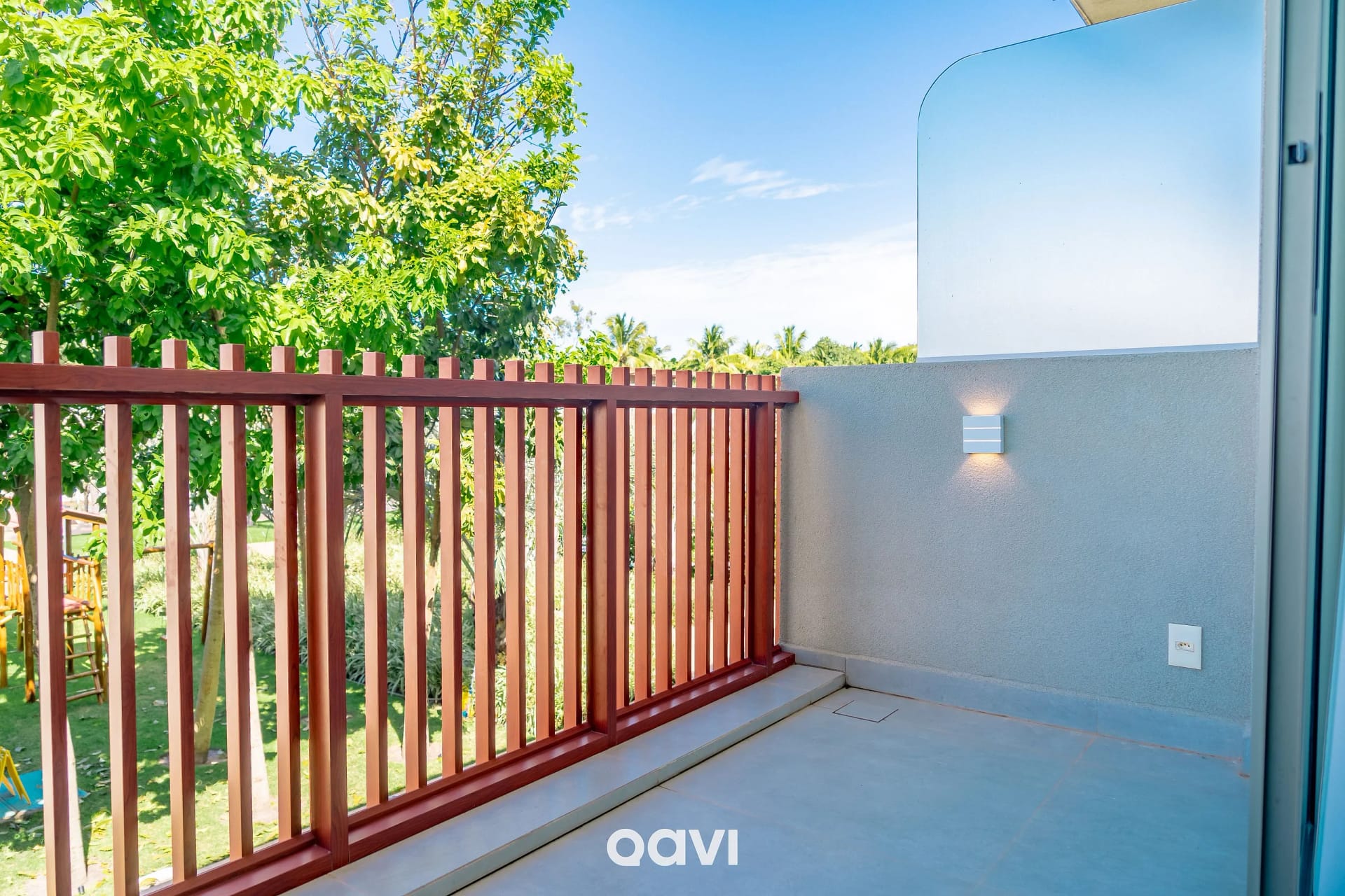 Fachada / Terraza — Flat Ile de Pipa Capri by QAVI