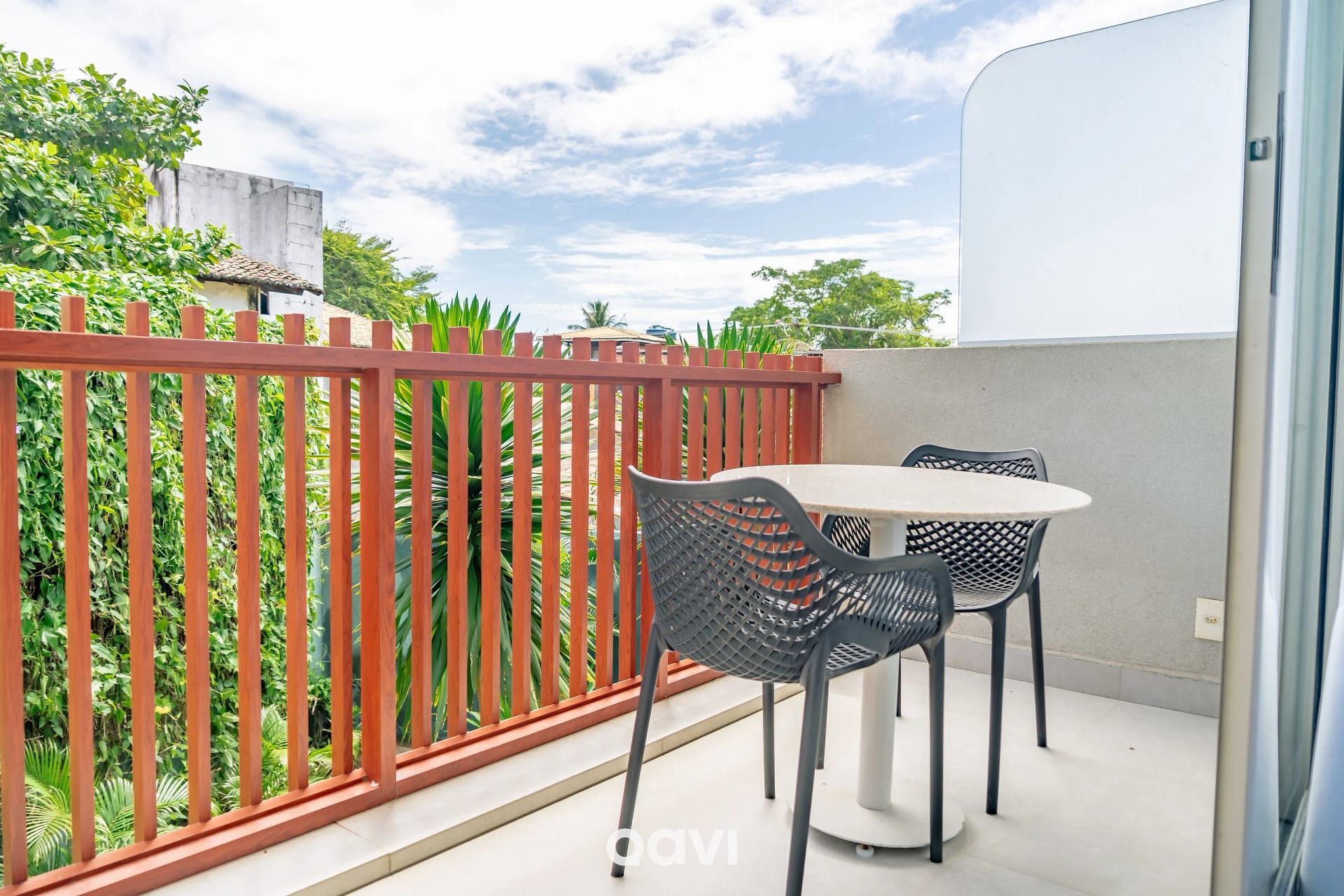 Fachada / Terraza — Flat Ile de Pipa Sardenha by QAVI