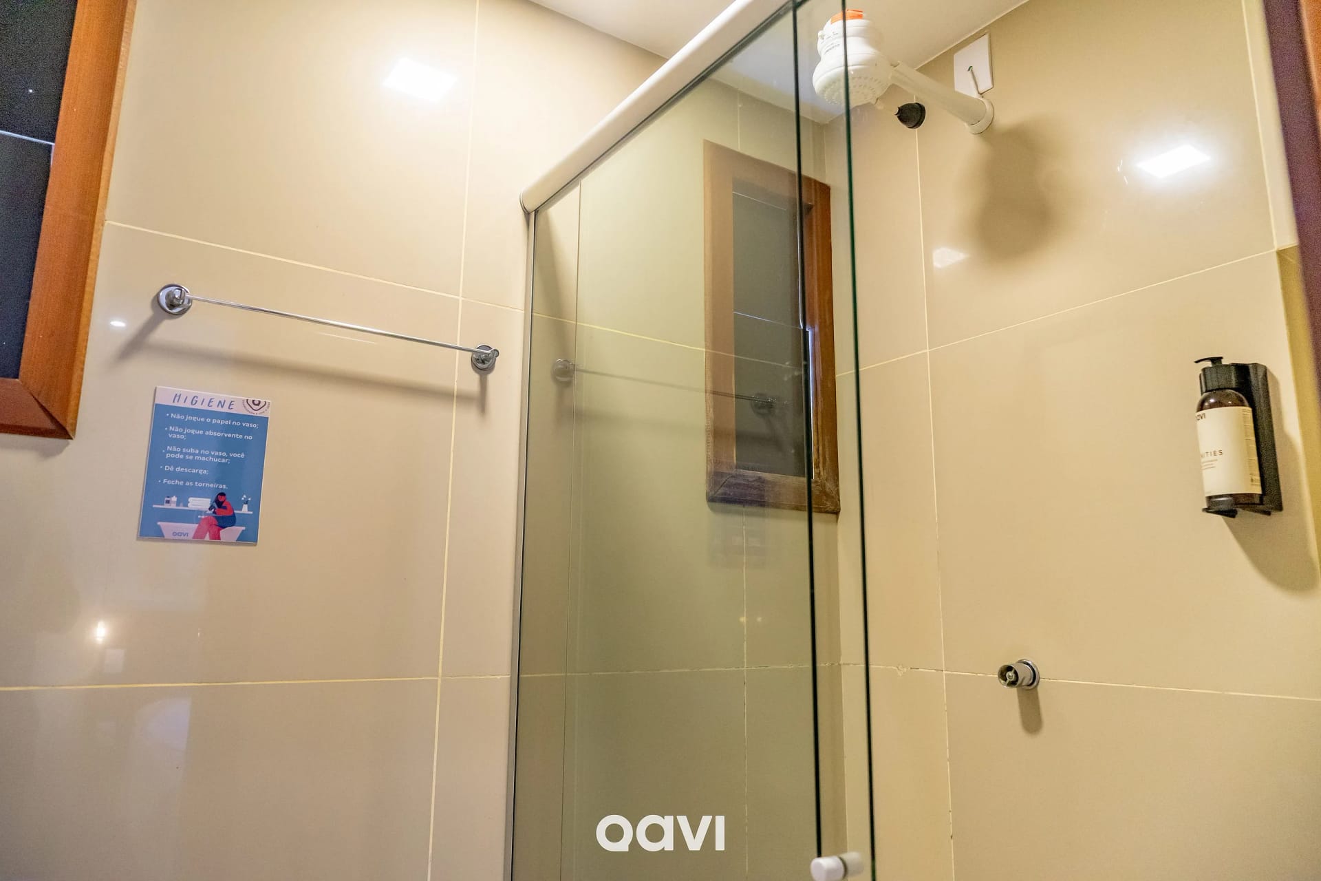 Baño — Suíte na Rua Principal de Pipa by Qavi