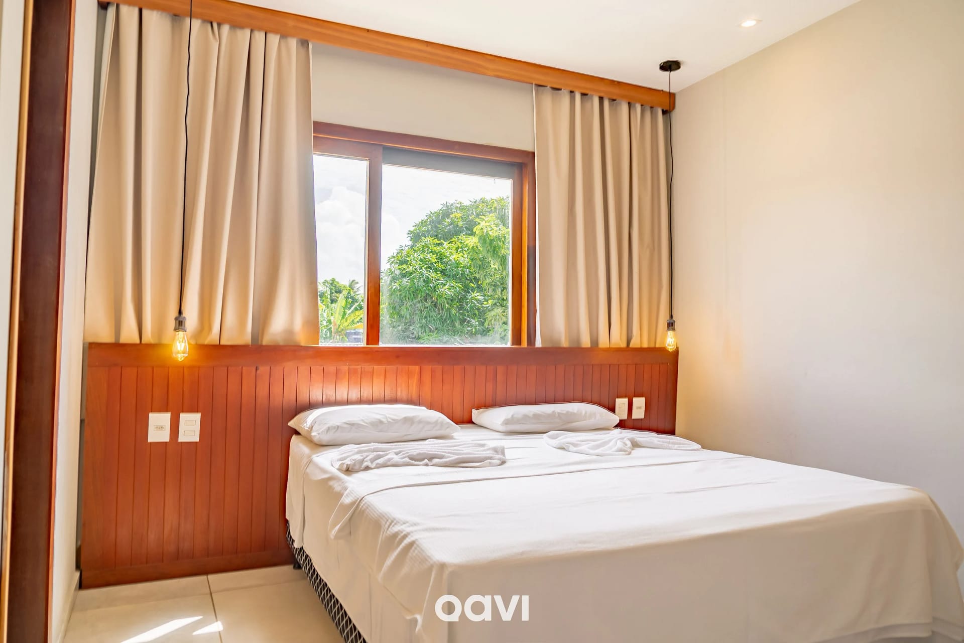 Cama — Suíte Plus na Rua Principal de Pipa by Qavi