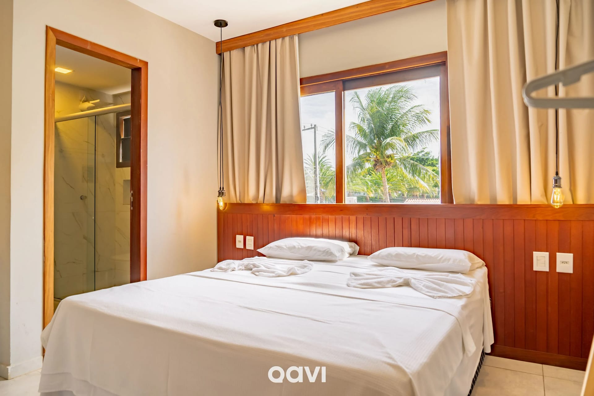 Cama — Suíte Plus na Rua Principal de Pipa by Qavi