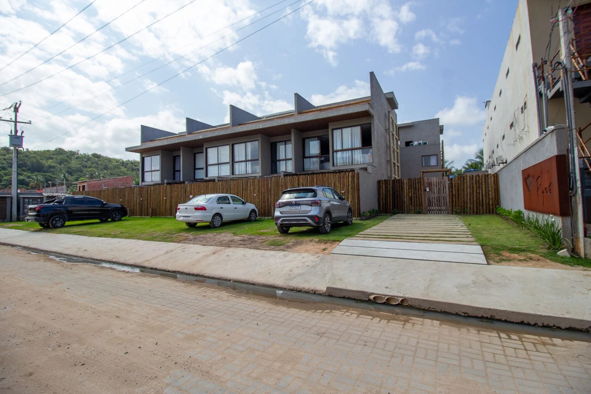 Vista de Calle — Casa Design com Piscina e Jacuzzi Milagres by Qavi