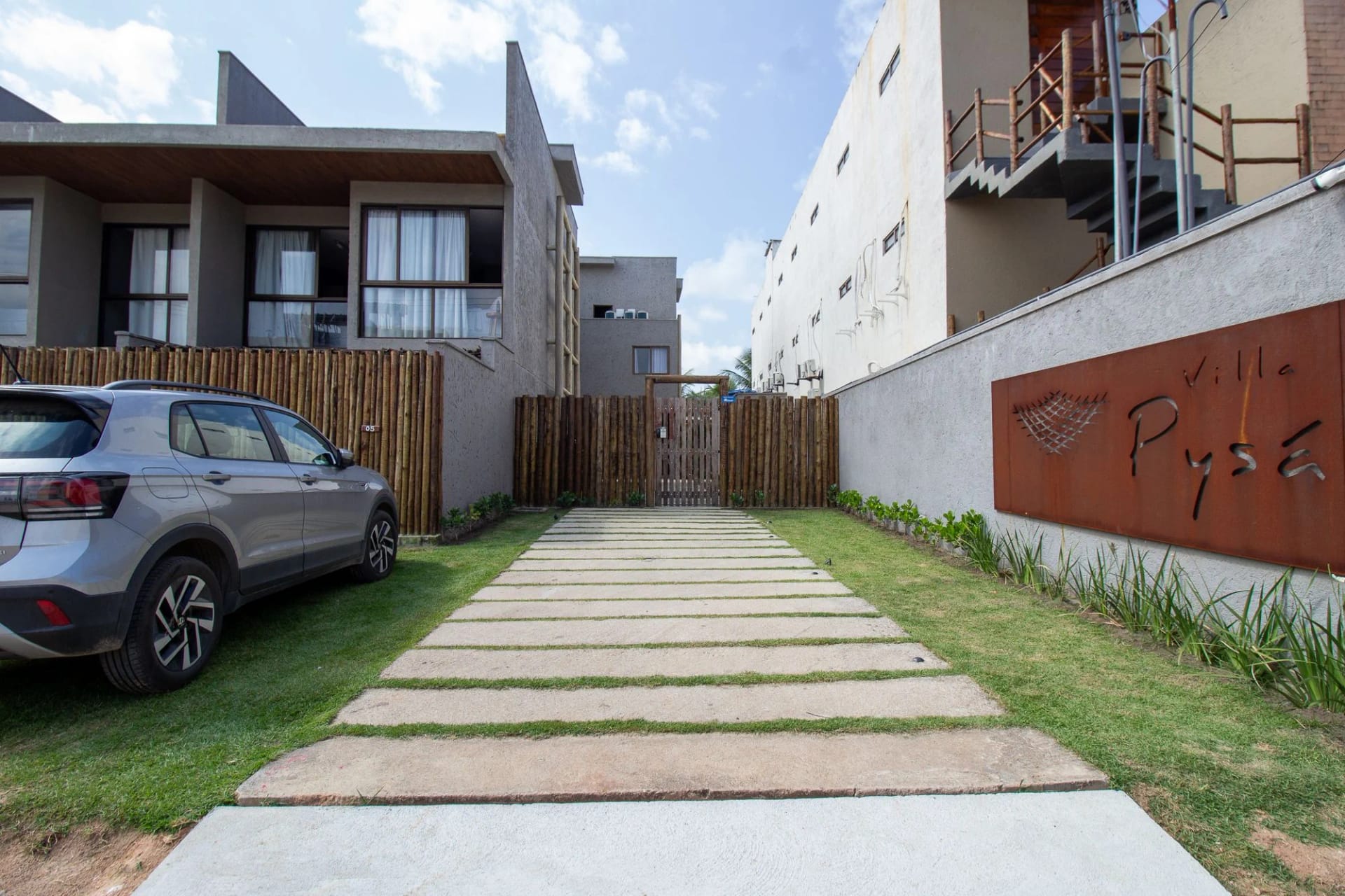 Vista de Calle — Casa Design com Piscina e Jacuzzi Milagres by Qavi