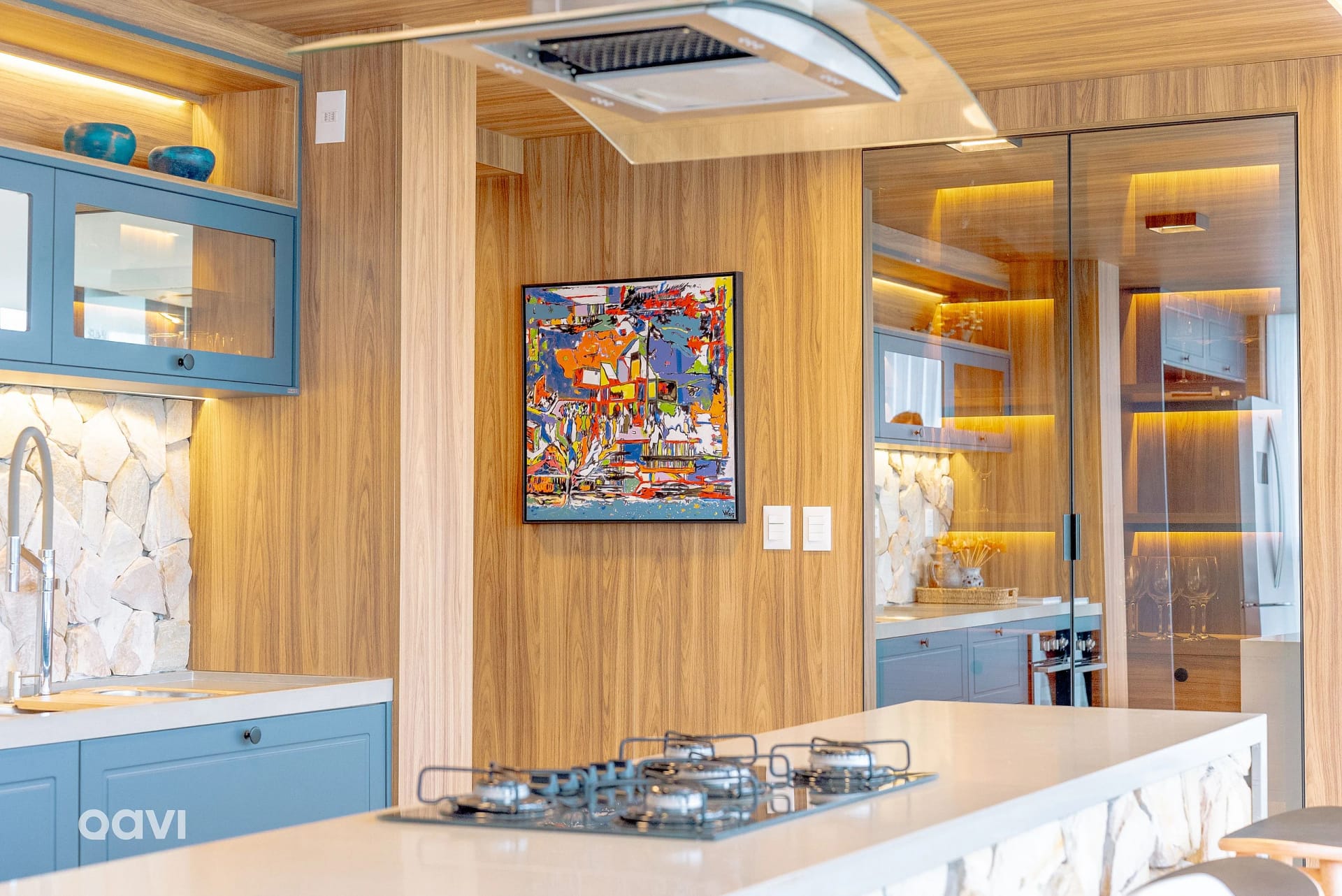 Kitchen or kitchenette — Casa de alto padrão no Reserva Alteza by QAVI