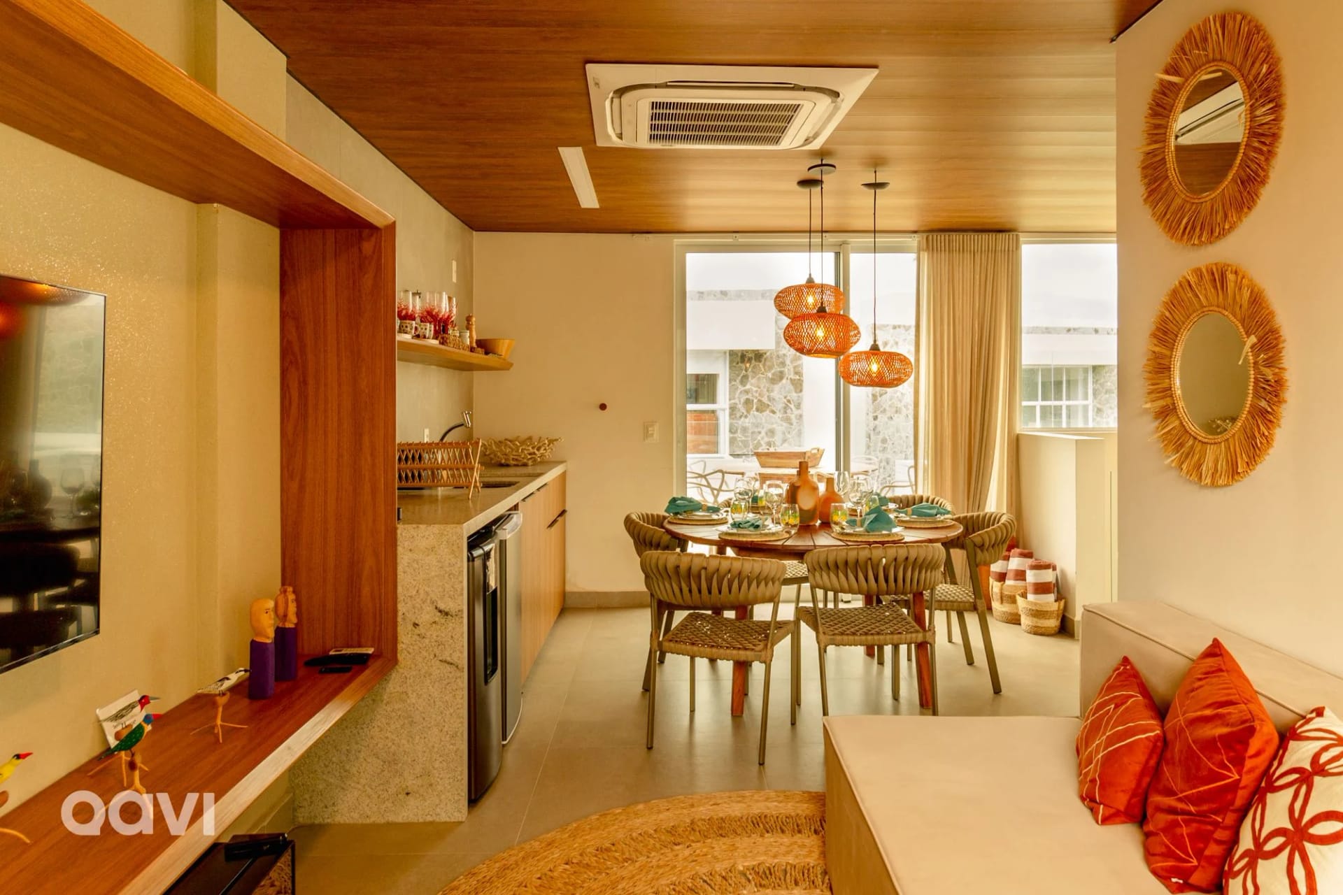 Zona TV/salón compartidos — Casa maravilhosa em condomínio Naluum D3 by Qavi