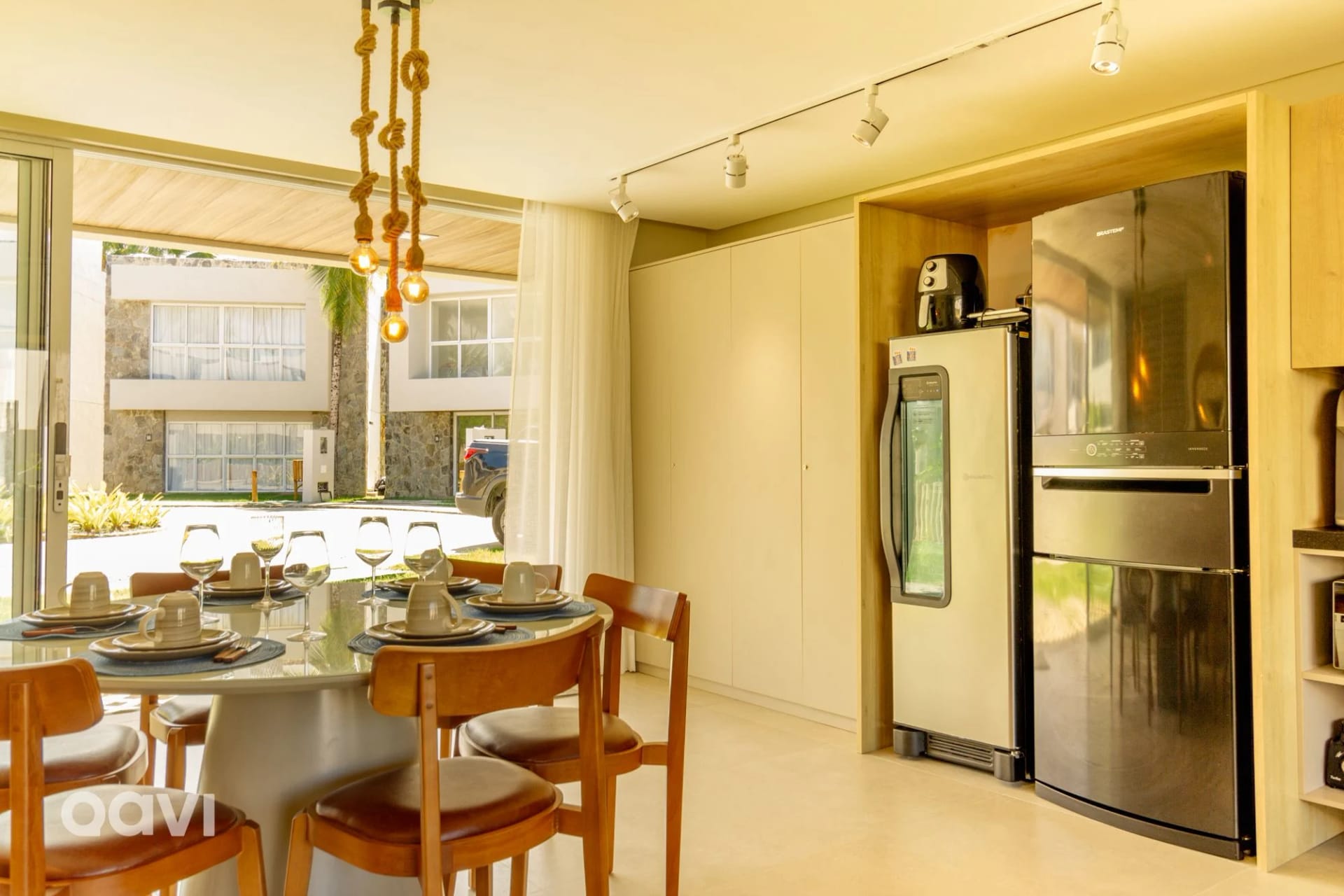 Dining area — Casa Anamá em condomínio Naluum by Qavi