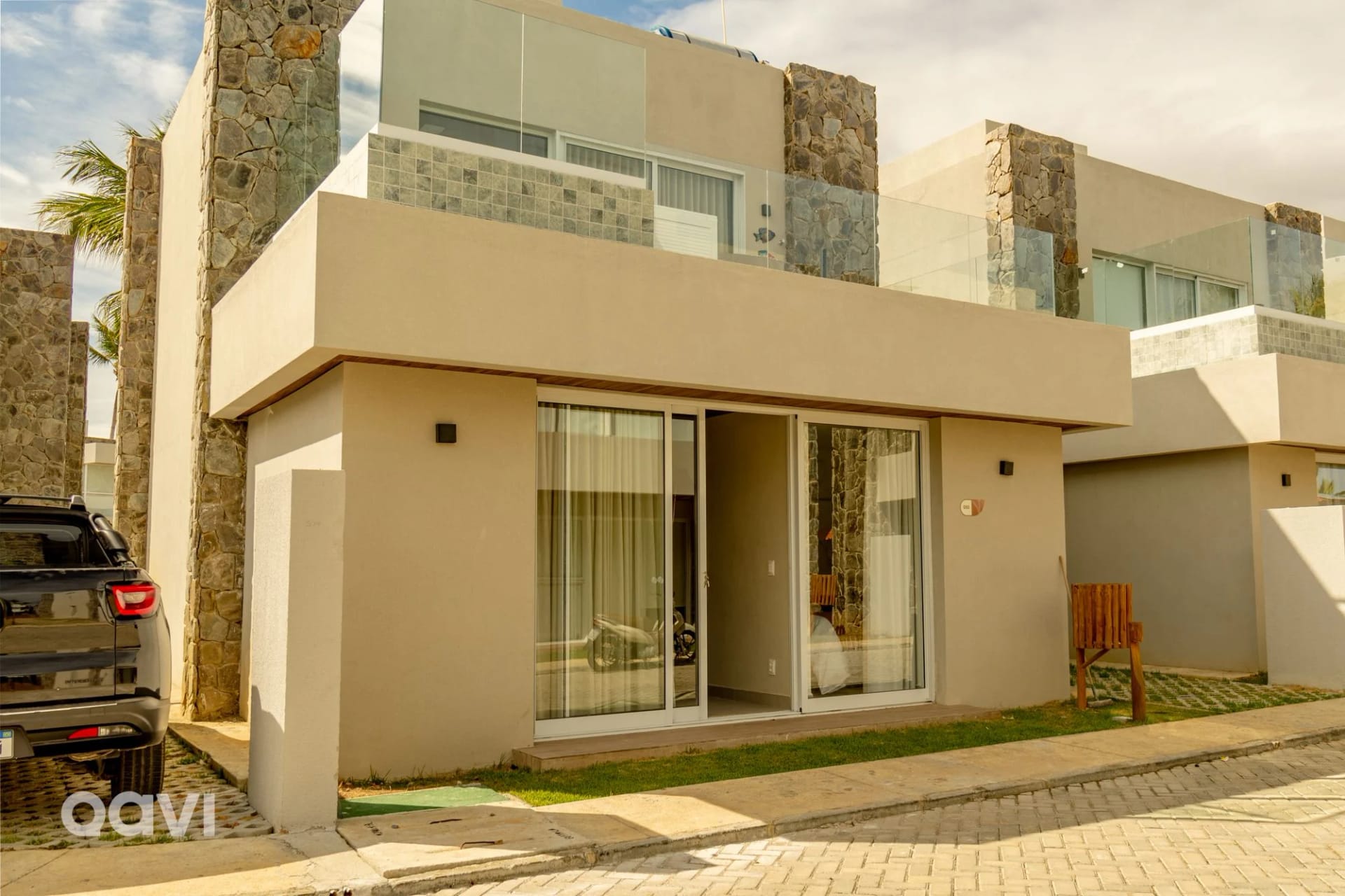 Fachada — Casa maravilhosa em condomínio Naluum D3 by Qavi