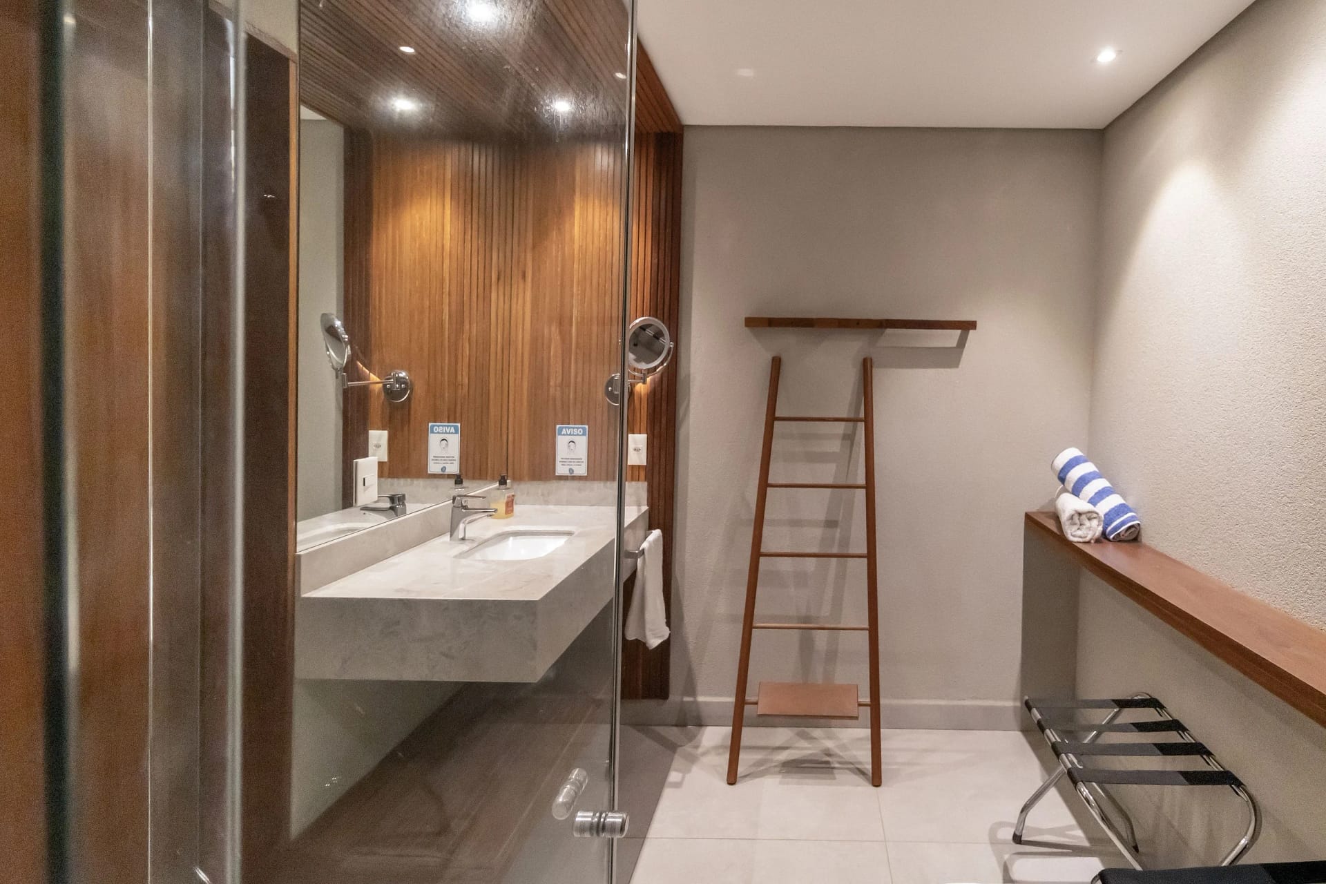 Baño — Flat Ile de Pipa Deck Molhado Aruba by QAVI