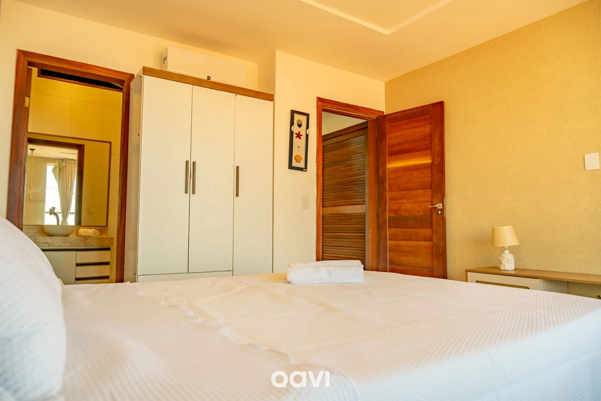 Dormitorio — Casa pé na areia premium Pirangi by Qavi