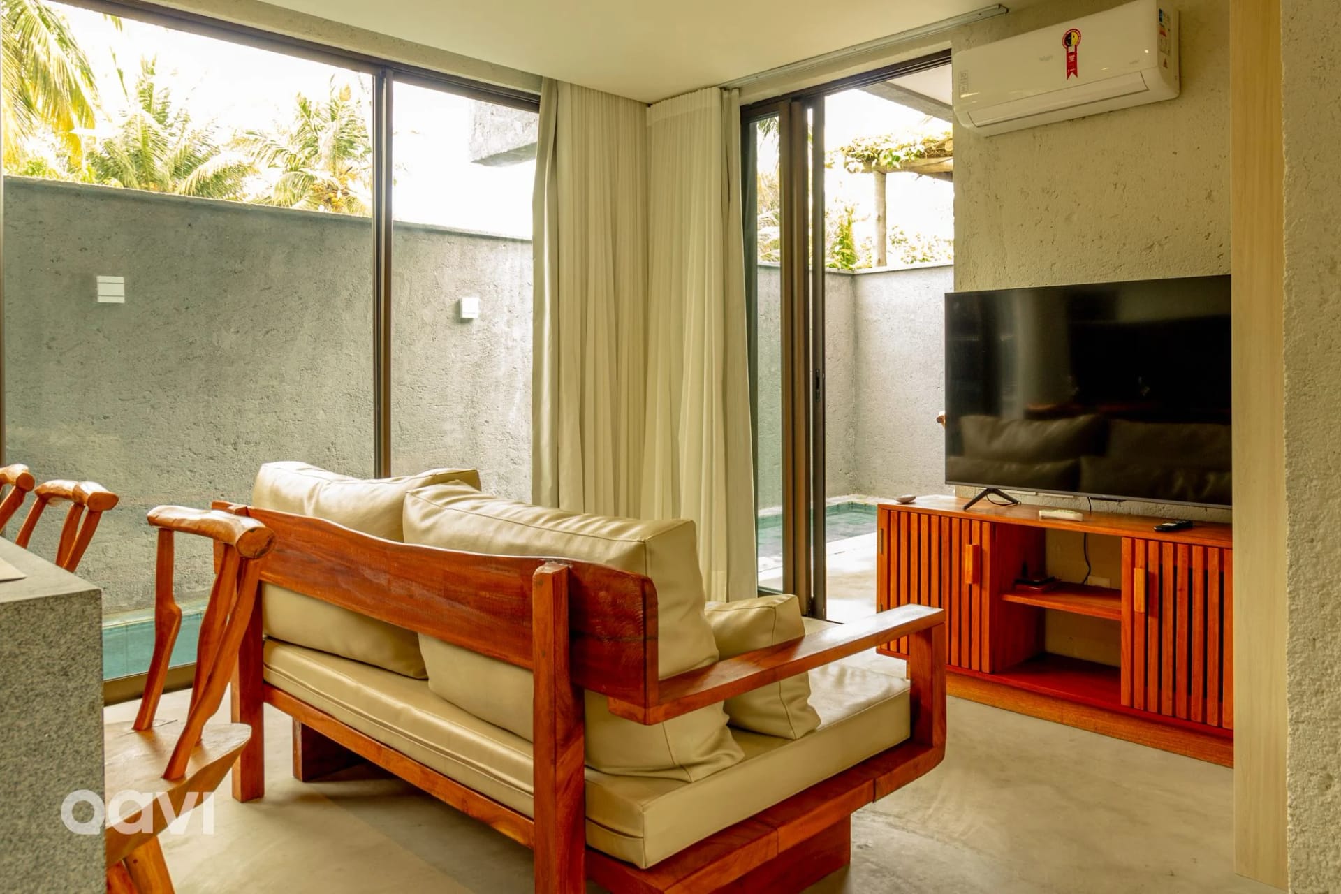 Lounge compartilhado / Sala de TV — Apartamento em condomínio Tamoná 06 by Qavi