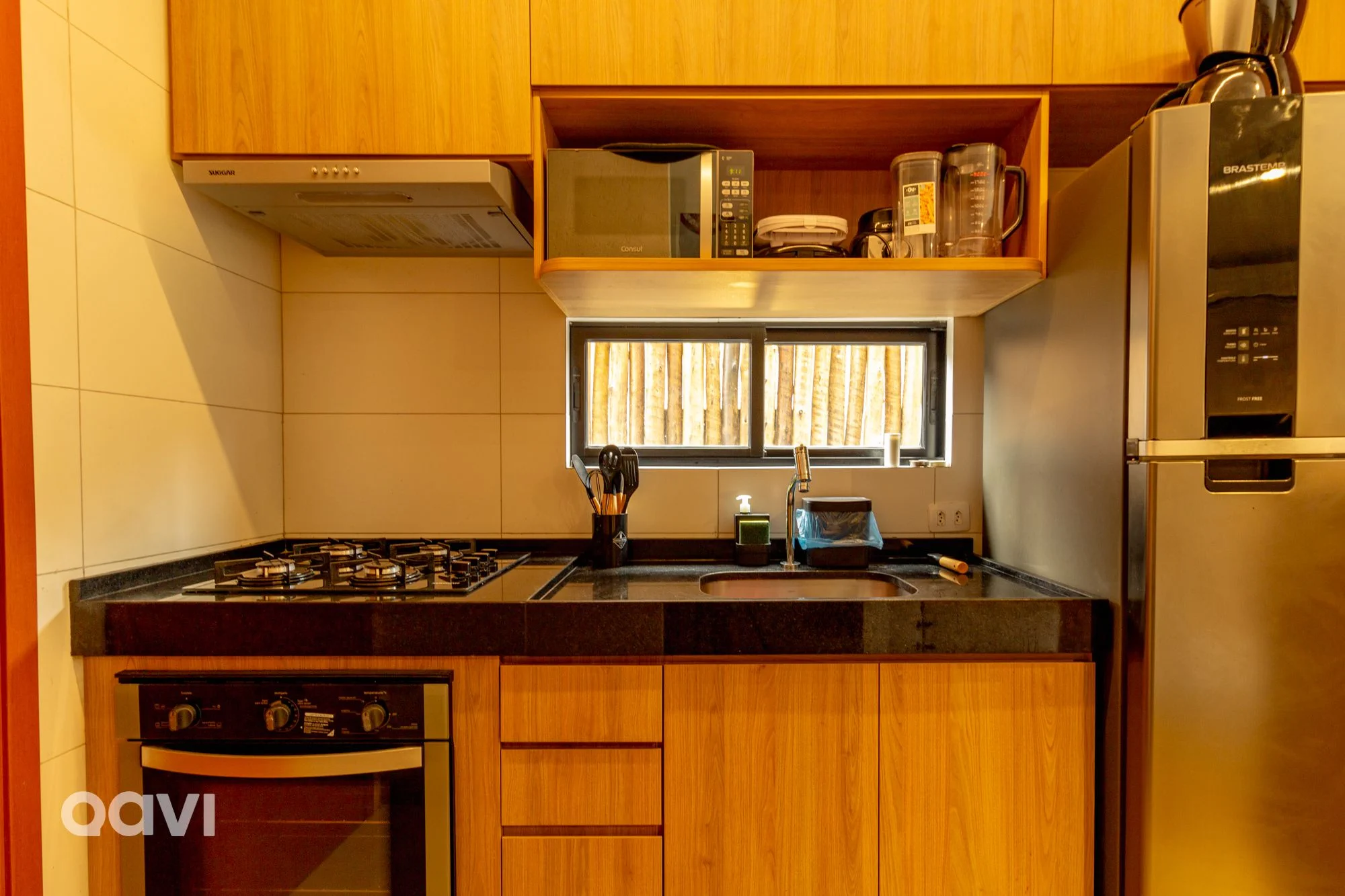 Cozinha ou kitnet — Casa com Piscina Privativa em São Miguel dos Milagres by Qavi