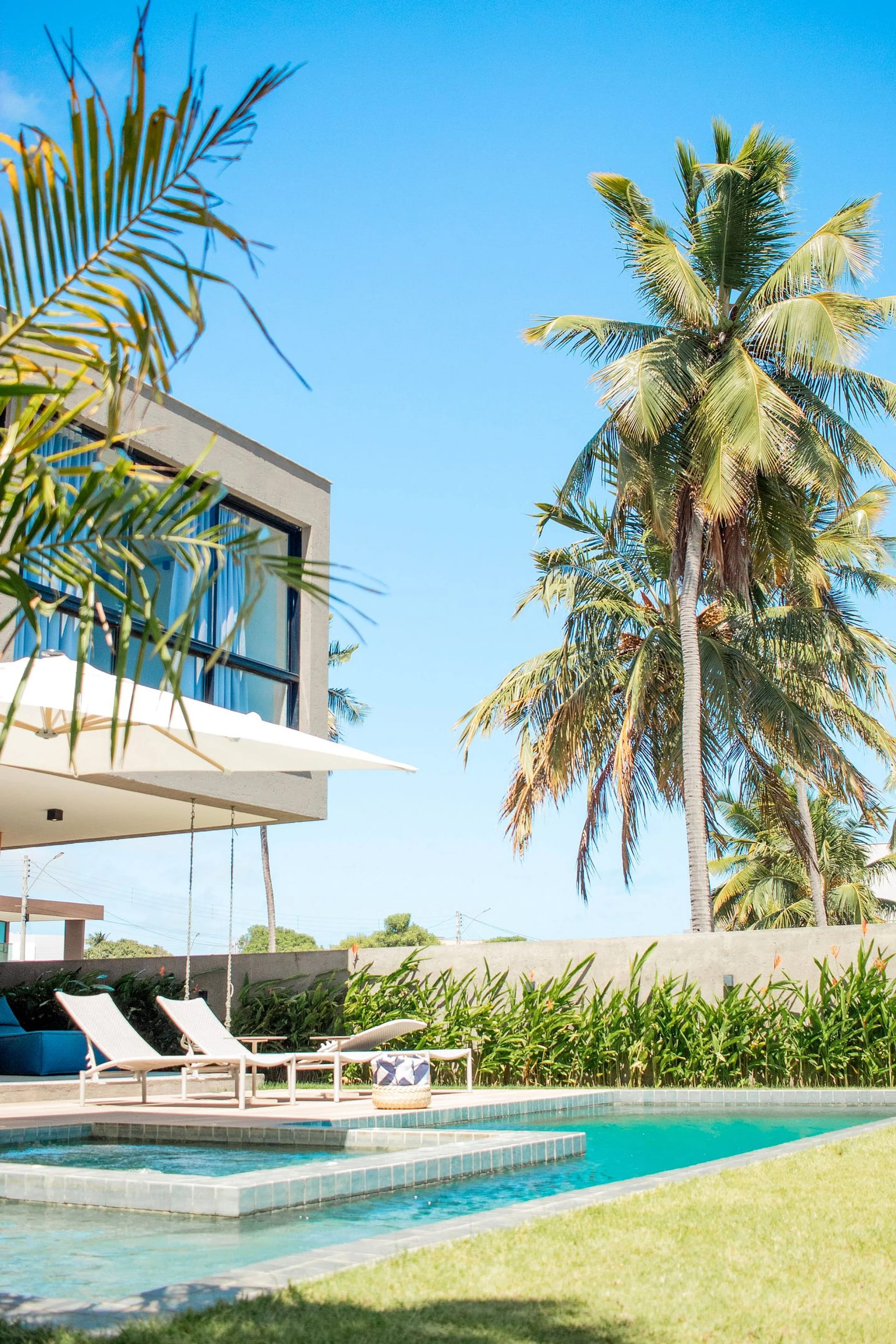 Swimming pool — Casa Beira Mar em Milagres Casa Kamará by Qavi