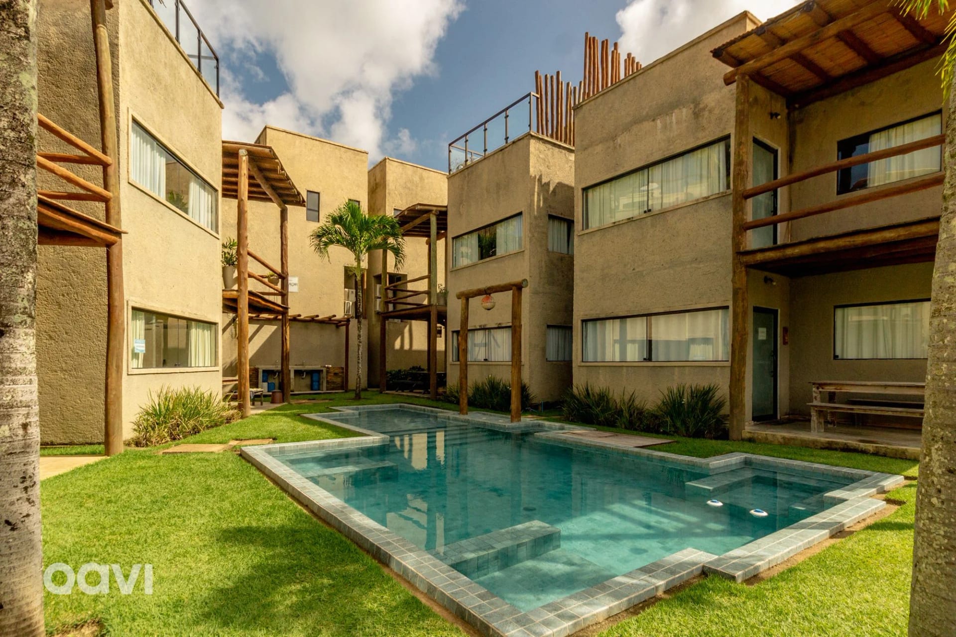 Piscina — Casa com Piscina Privativa Lambari 06 by Qavi