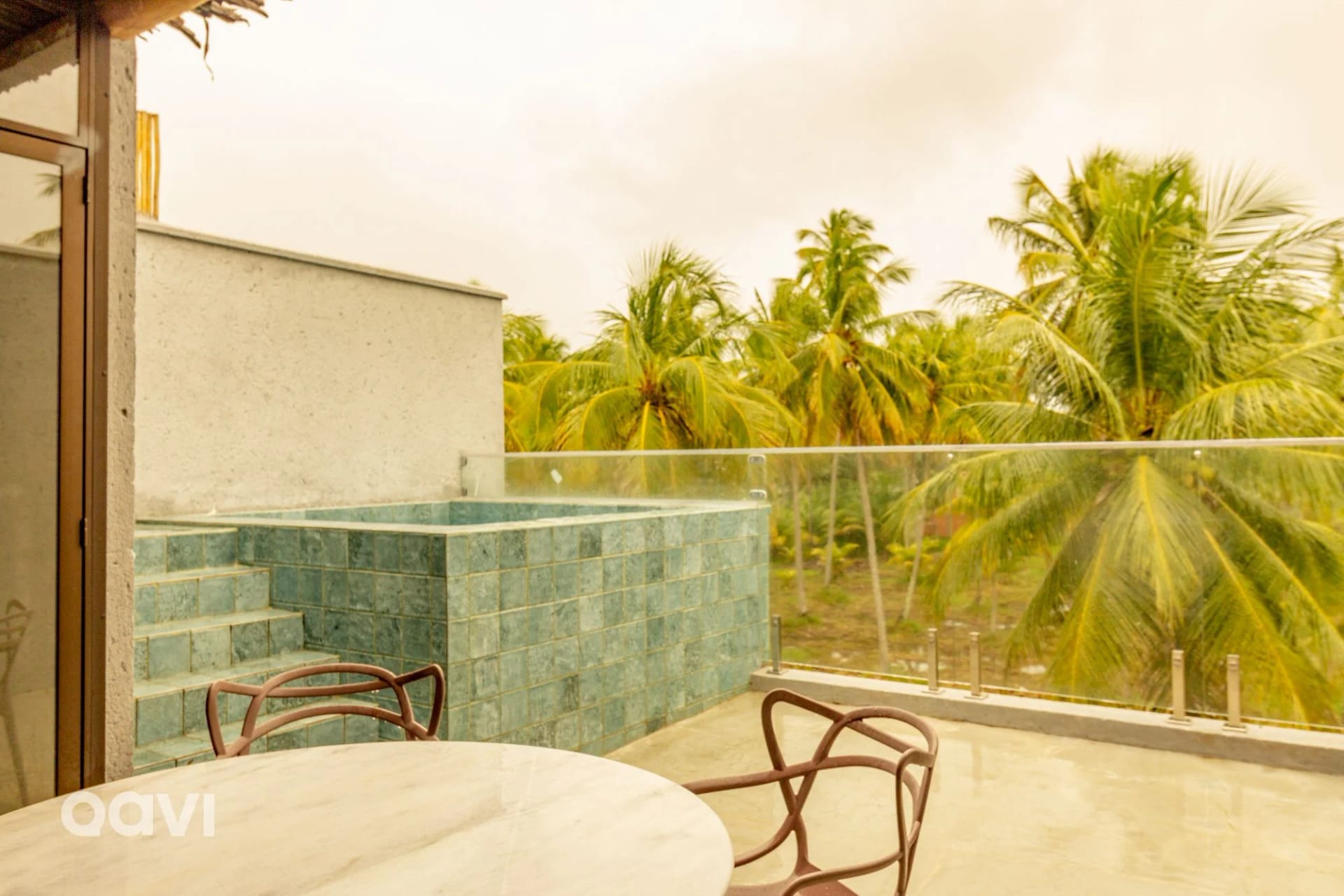 Balcony / Terrace — Flat com Piscina no Rooftop em Milagres by Qavi