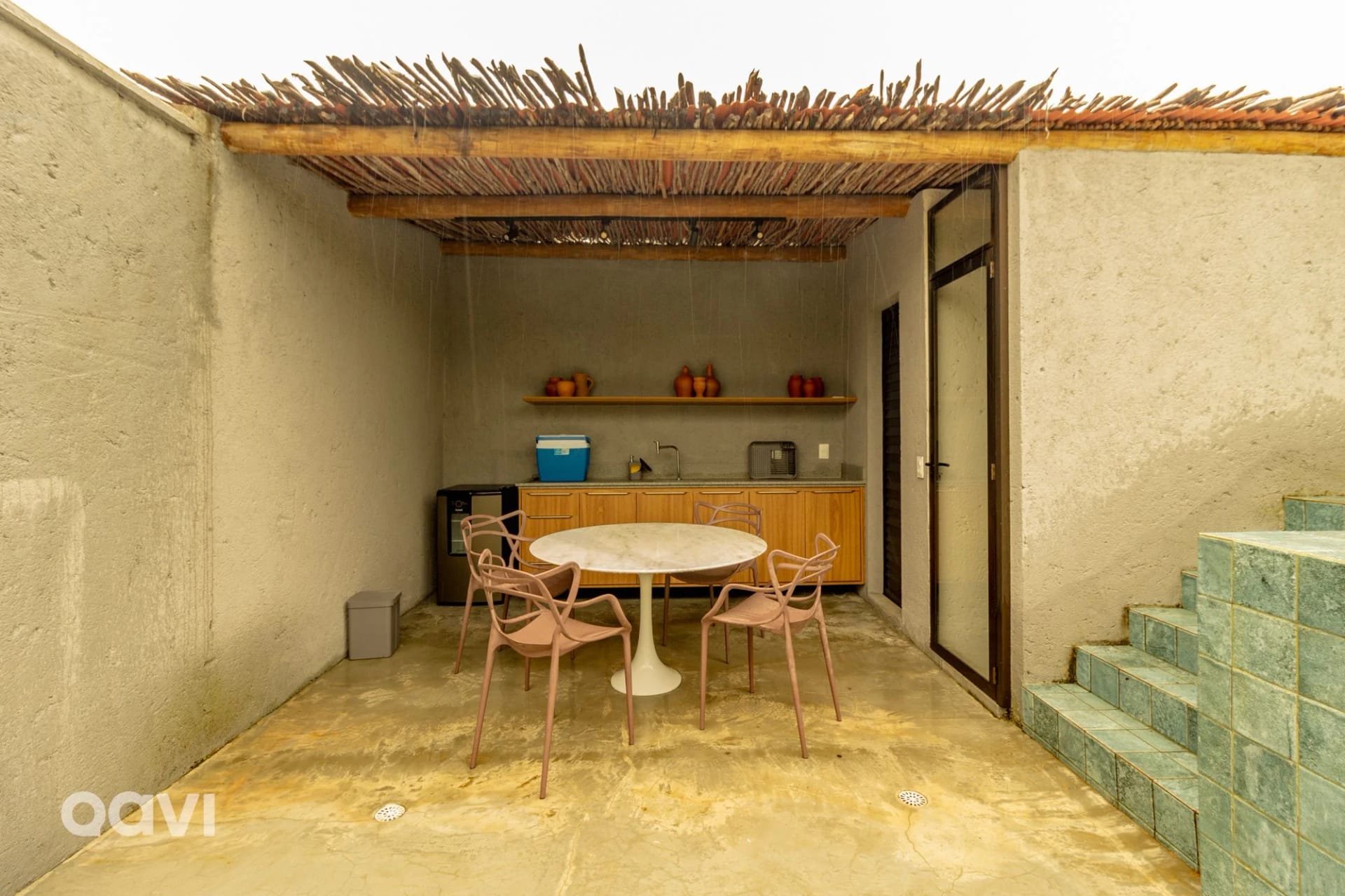 Balcony / Terrace — Flat com Piscina no Rooftop em Milagres by Qavi