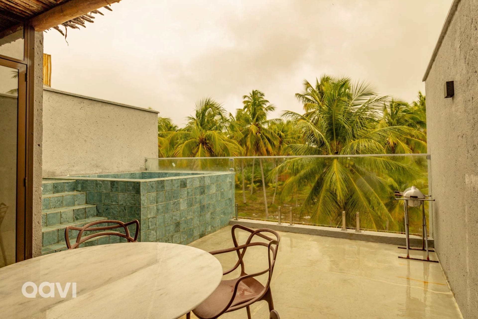 Balcony / Terrace — Flat com Piscina no Rooftop em Milagres by Qavi