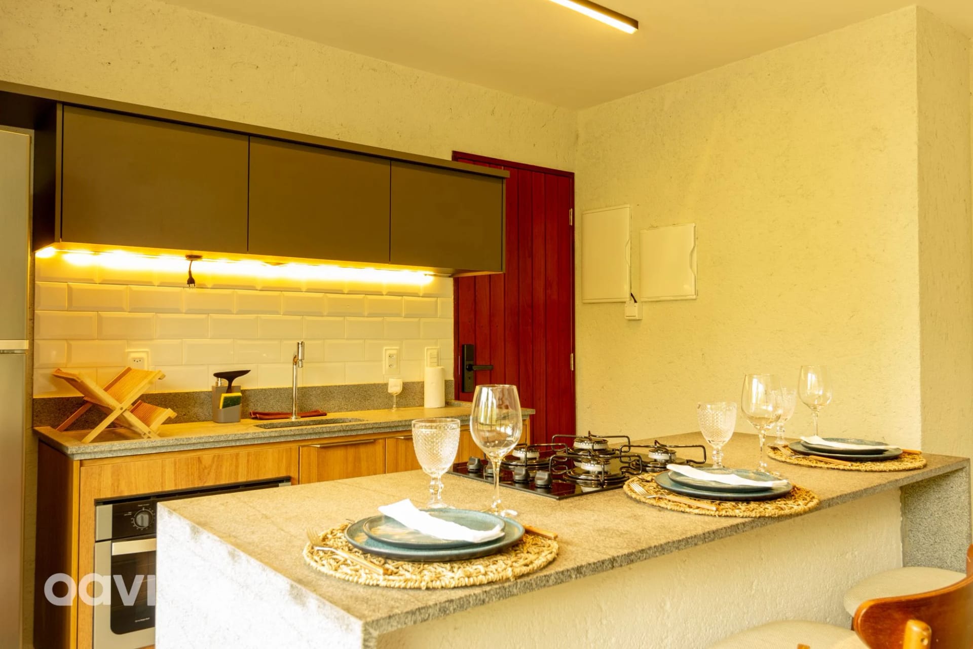 Kitchen or kitchenette — Flat com Piscina no Rooftop em Milagres by Qavi