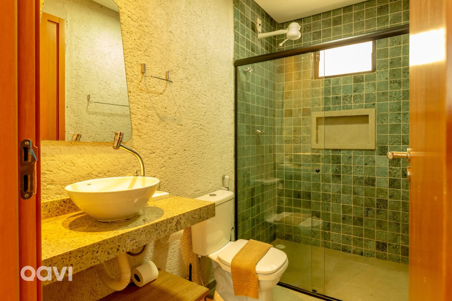Toilet — Qavi - Casa com Piscina Privativa - Lambari 07