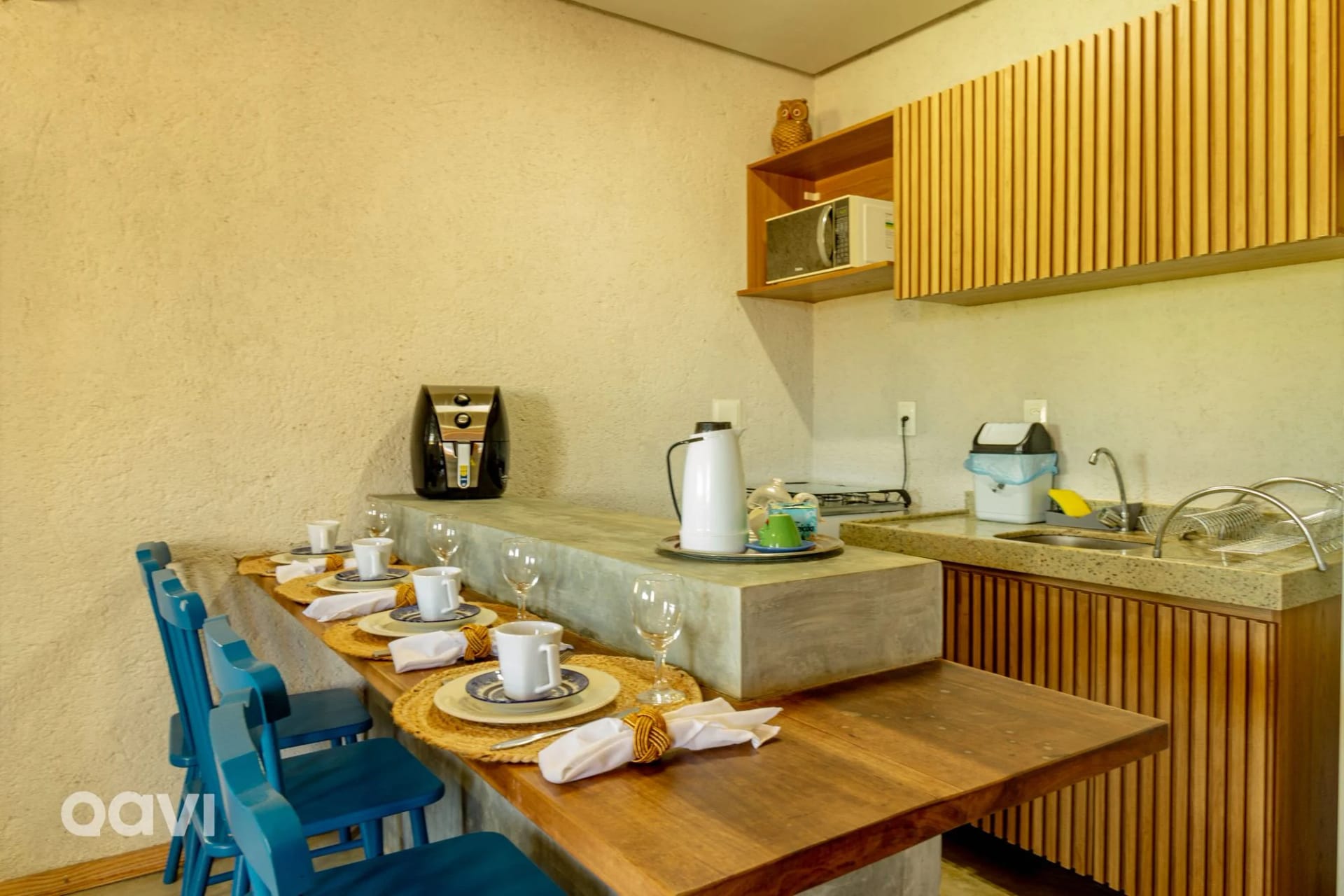 Cozinha ou kitnet — Casa com Piscina Privativa Lambari 06 by Qavi