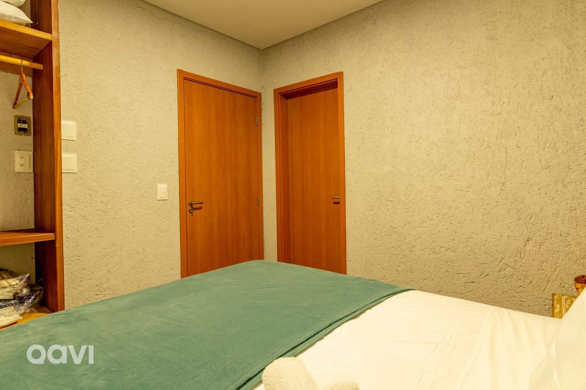 Quarto — Casa com Piscina Privativa Lambari 06 by Qavi