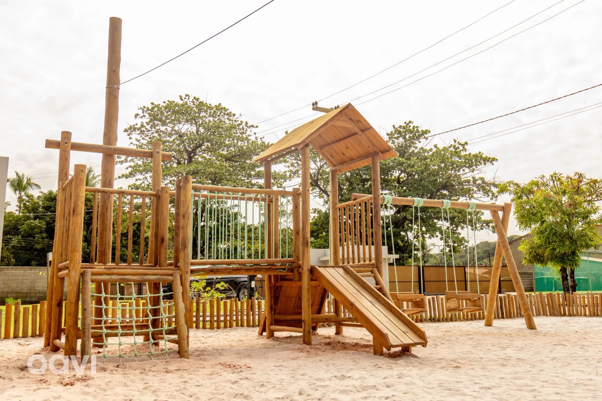 Casa maravilhosa em condomínio Naluum D3 by Qavi