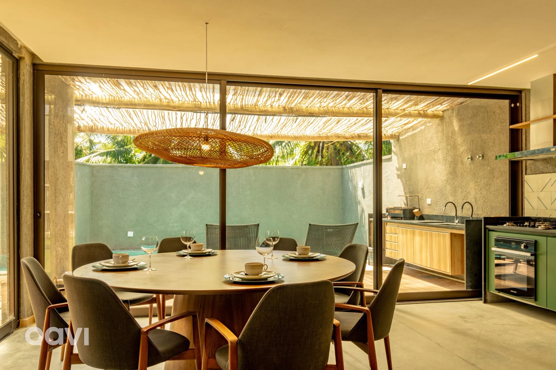Zona TV/salón compartidos — Villa de charme em Milagres Pysa 08 by Qavi