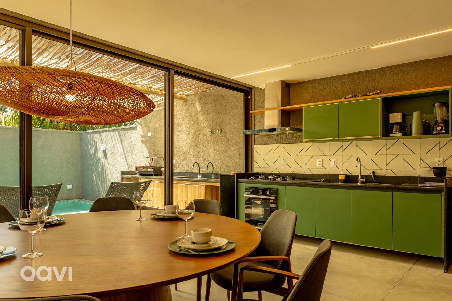 Zona TV/salón compartidos — Villa de charme em Milagres Pysa 08 by Qavi