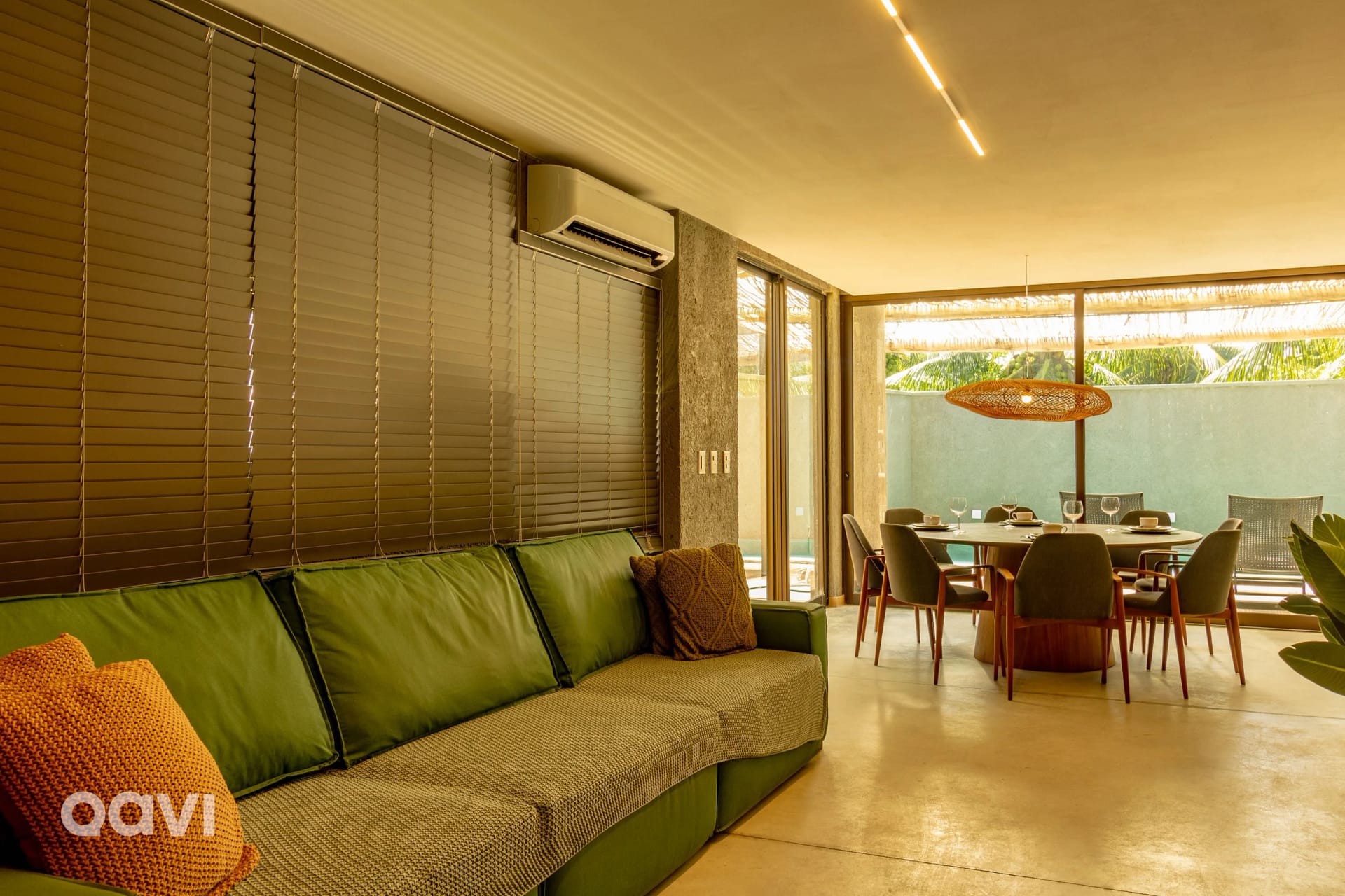 Zona TV/salón compartidos — Villa de charme em Milagres Pysa 08 by Qavi