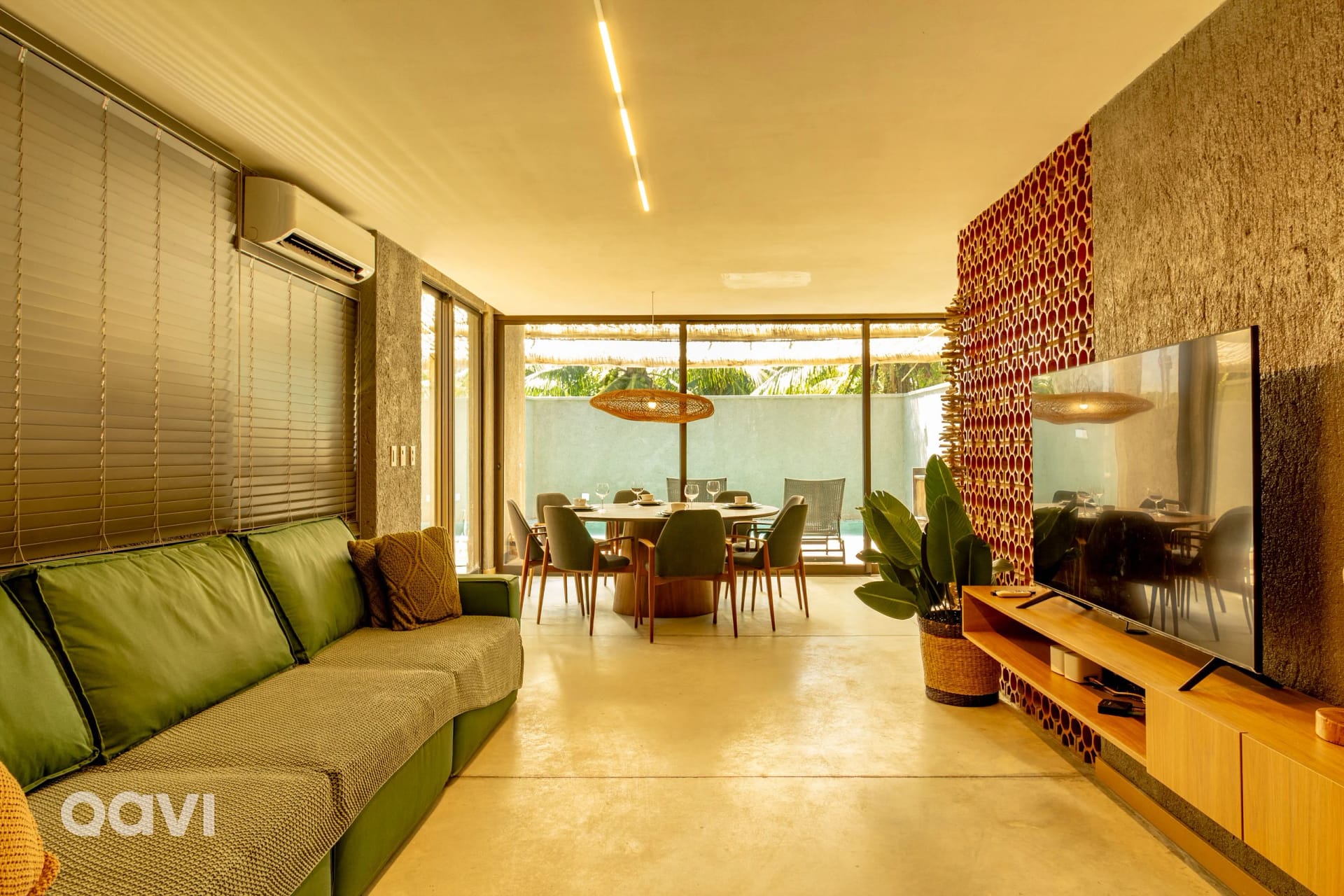 Zona TV/salón compartidos — Villa de charme em Milagres Pysa 08 by Qavi