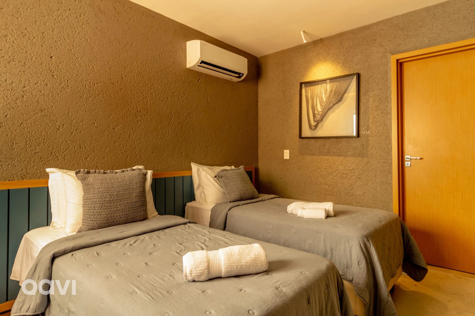 Dormitorio — Villa de charme em Milagres Pysa 08 by Qavi
