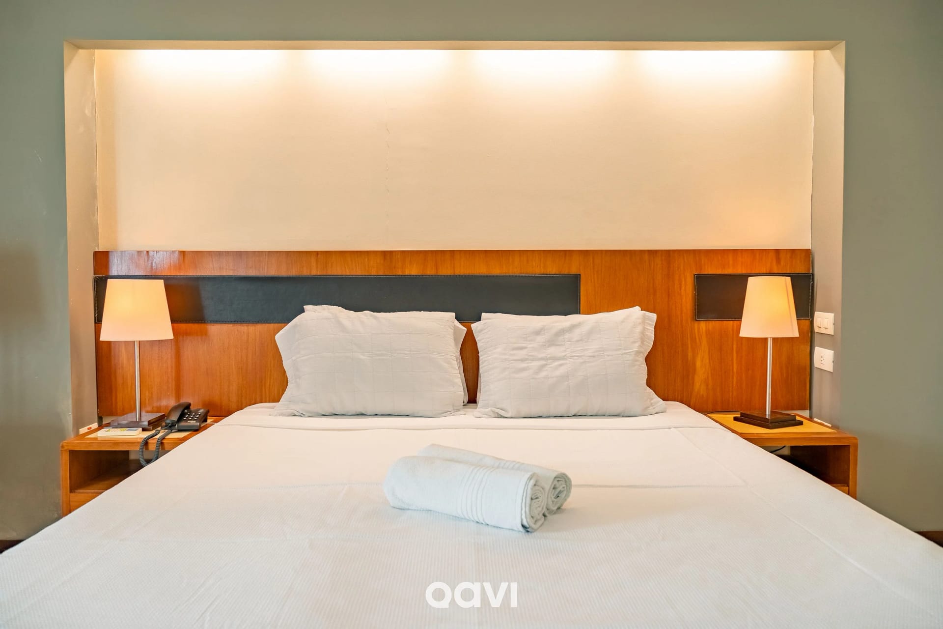 Bed — Flat 1109 Vista Parcial Mar em Petrópolis by Qavi