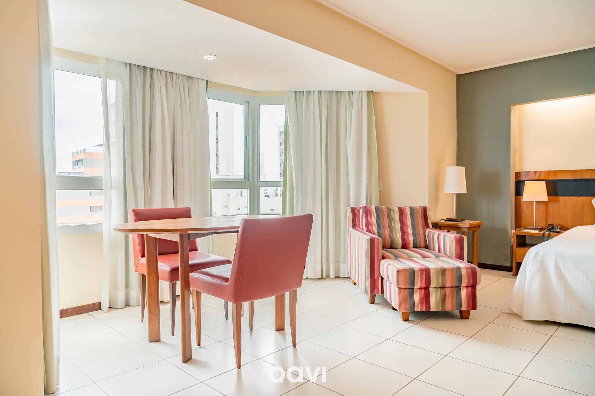 Photo of the whole room — Flat 1109 Vista Parcial Mar em Petrópolis by Qavi