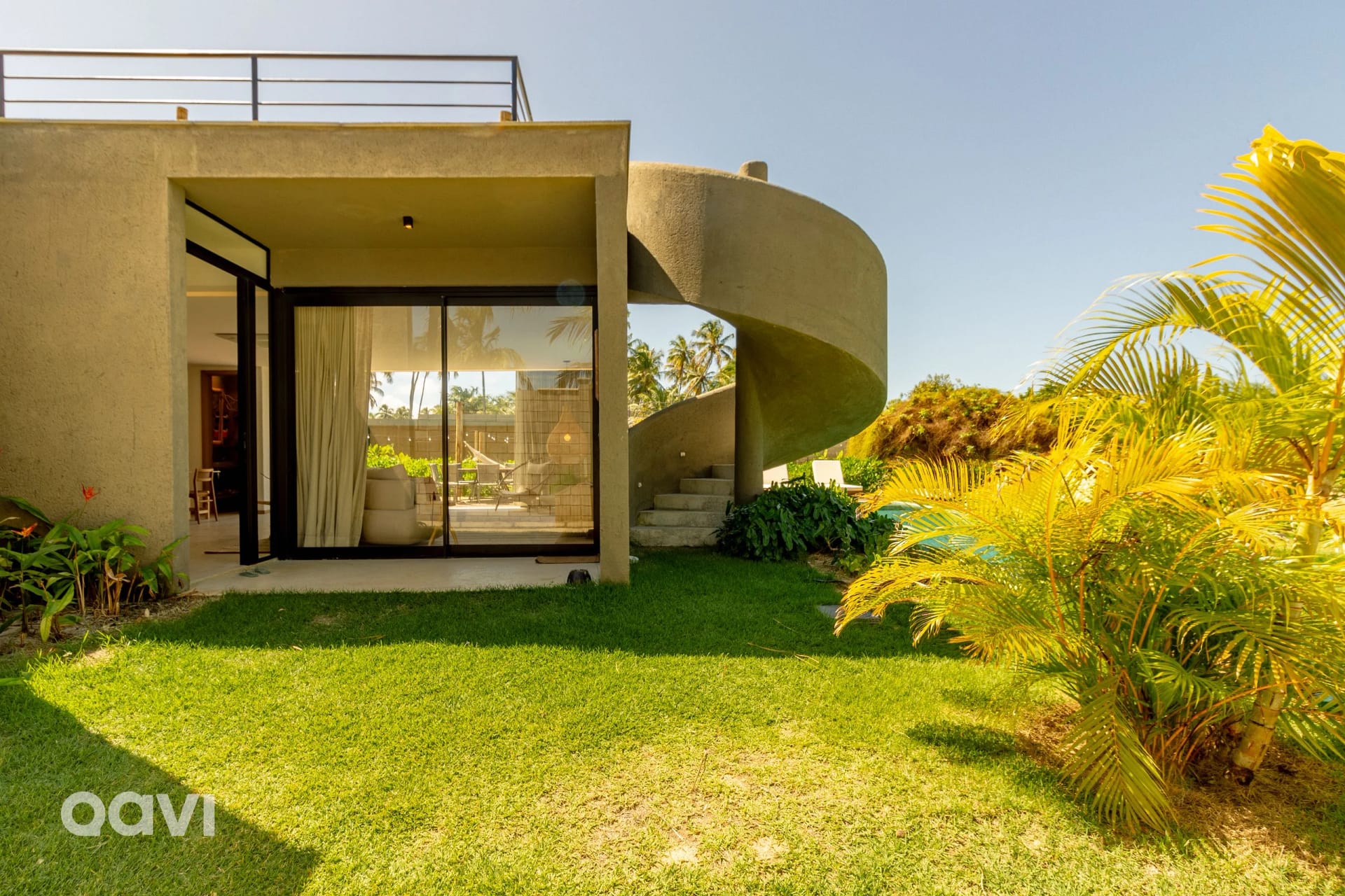 Fachada — Casa com Piscina na Praia de Tatuamunha by Qavi