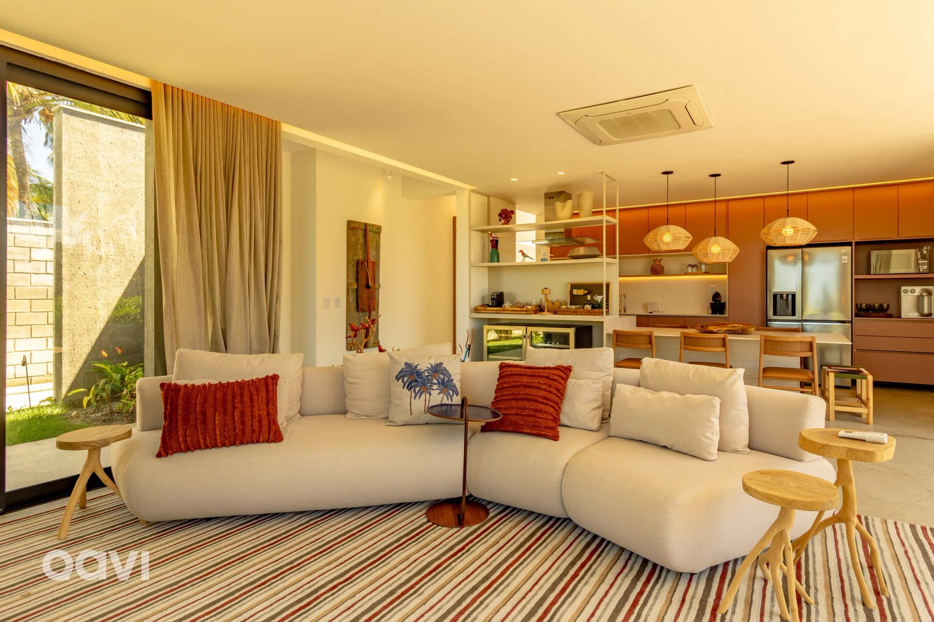Sala de Estar — Casa com Piscina na Praia de Tatuamunha by Qavi
