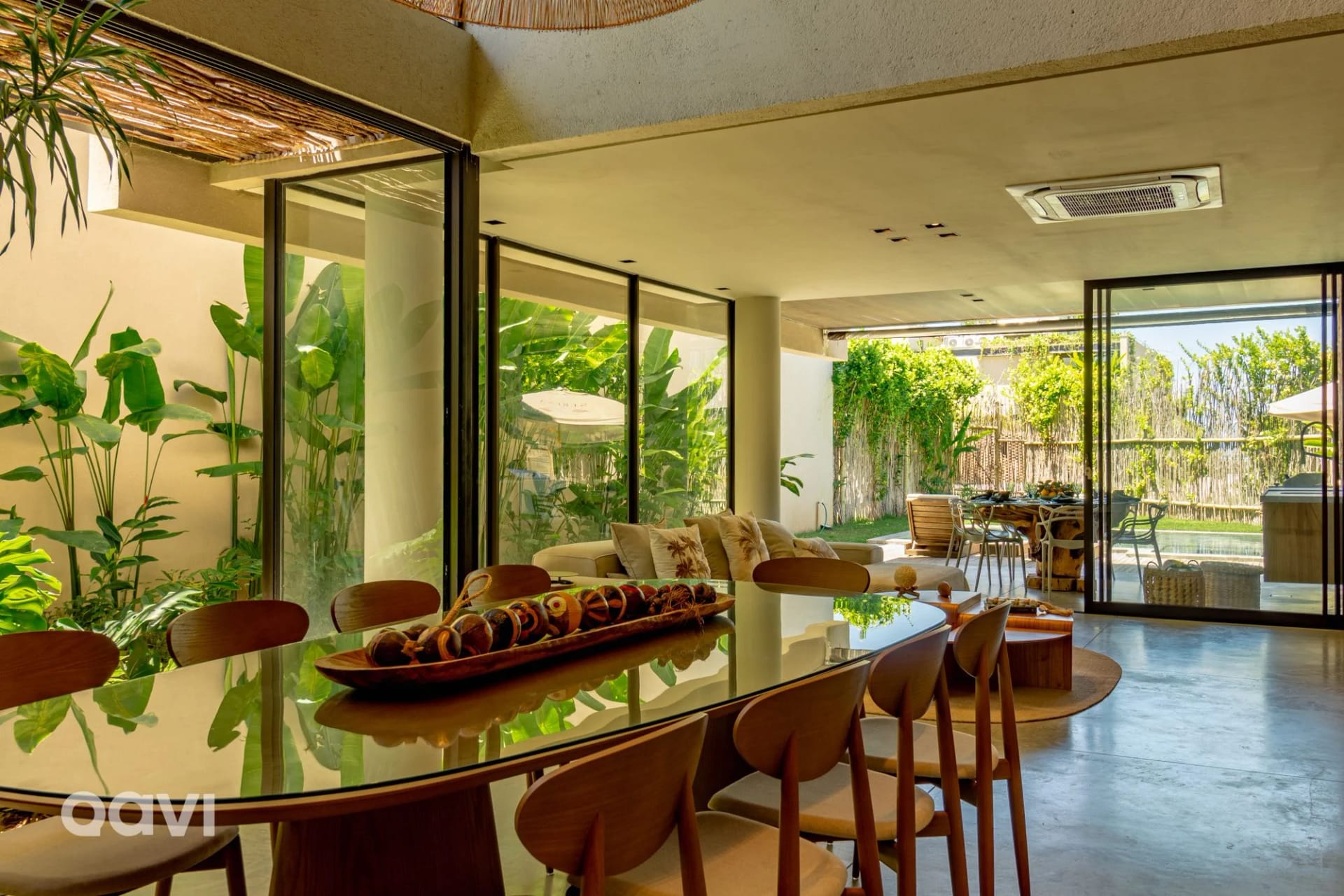 Dining area — Casa de Luxo em Condomínio em Milagres by Qavi