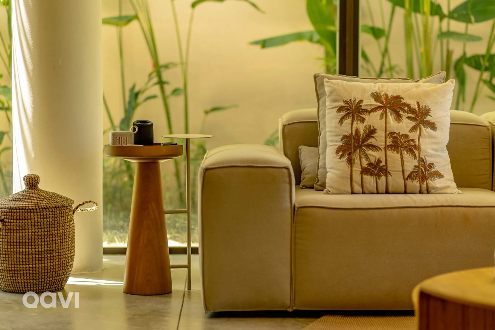Communal lounge / TV room — Casa de Luxo em Condomínio em Milagres by Qavi