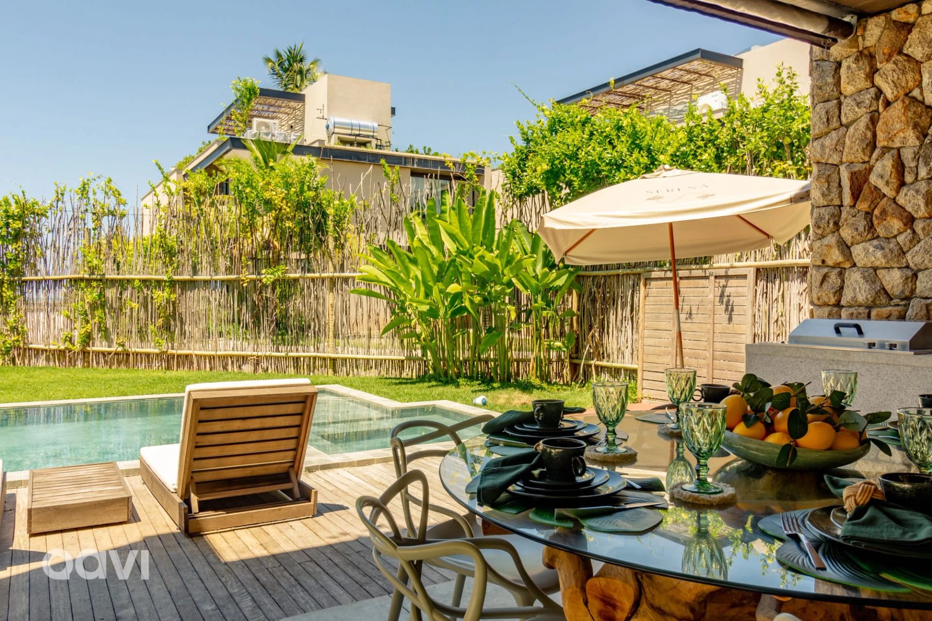 Swimming pool — Casa de Luxo em Condomínio em Milagres by Qavi